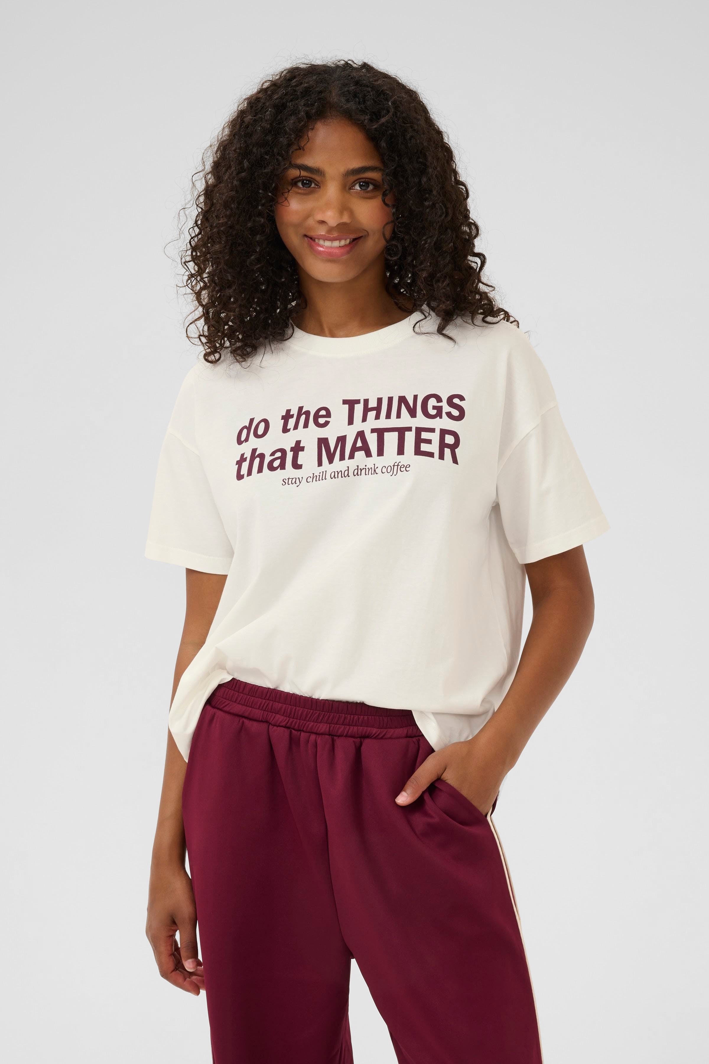 KAelly T-shirt LOOKBOOK FRONT 10510666-110602