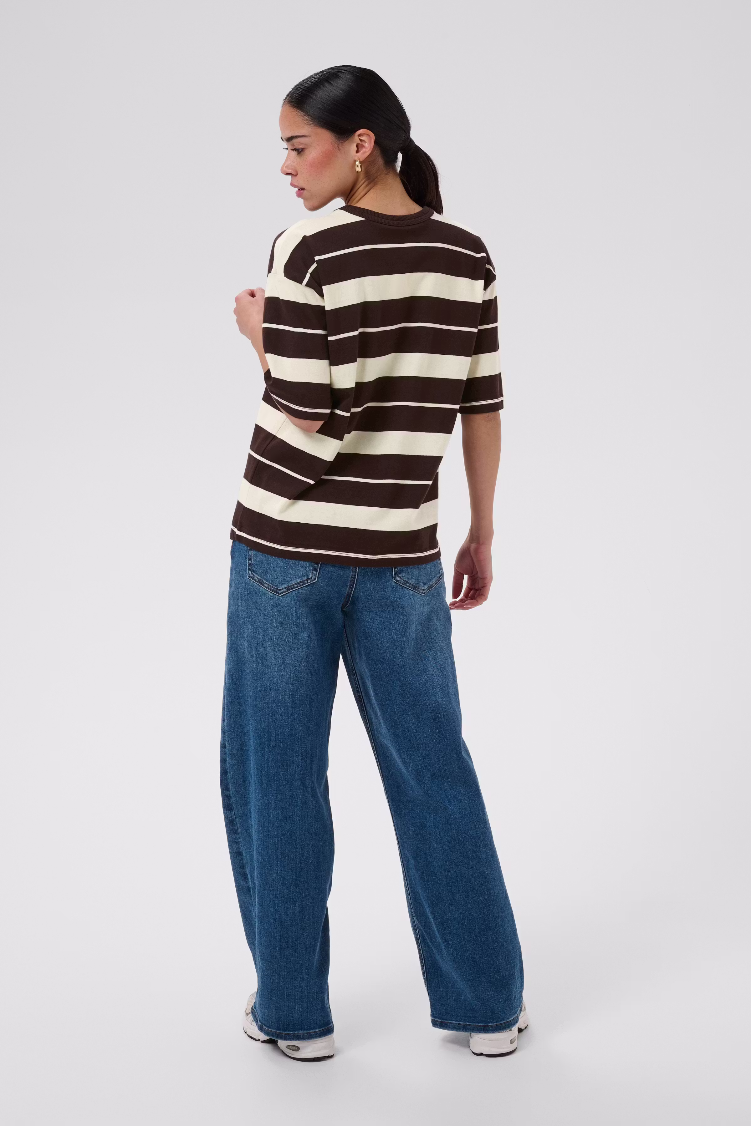 KAwinny T-shirt LOOKBOOK BACK 10511813-109504