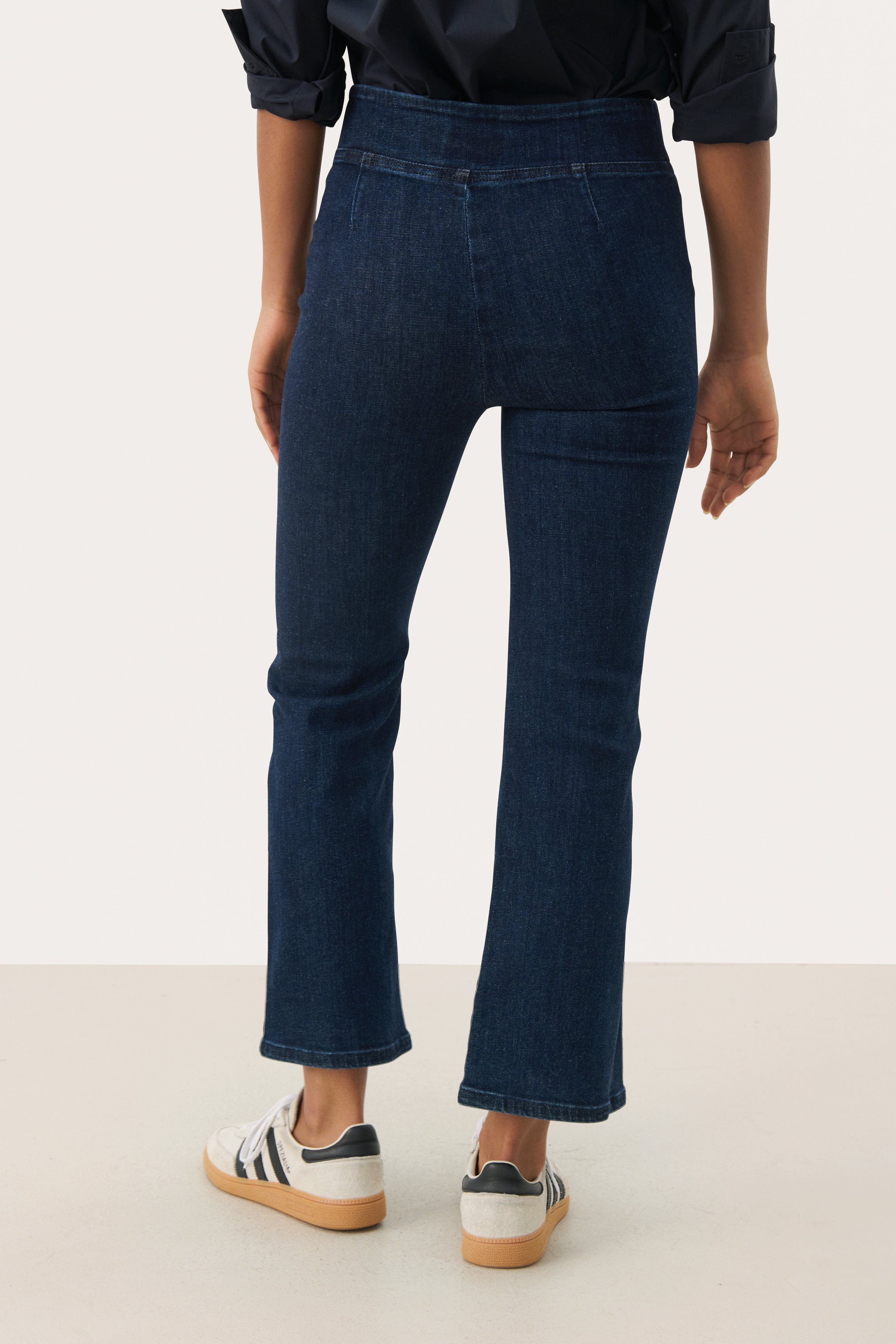 NikelaPW Hose LOOKBOOK BACK 30309759-300158