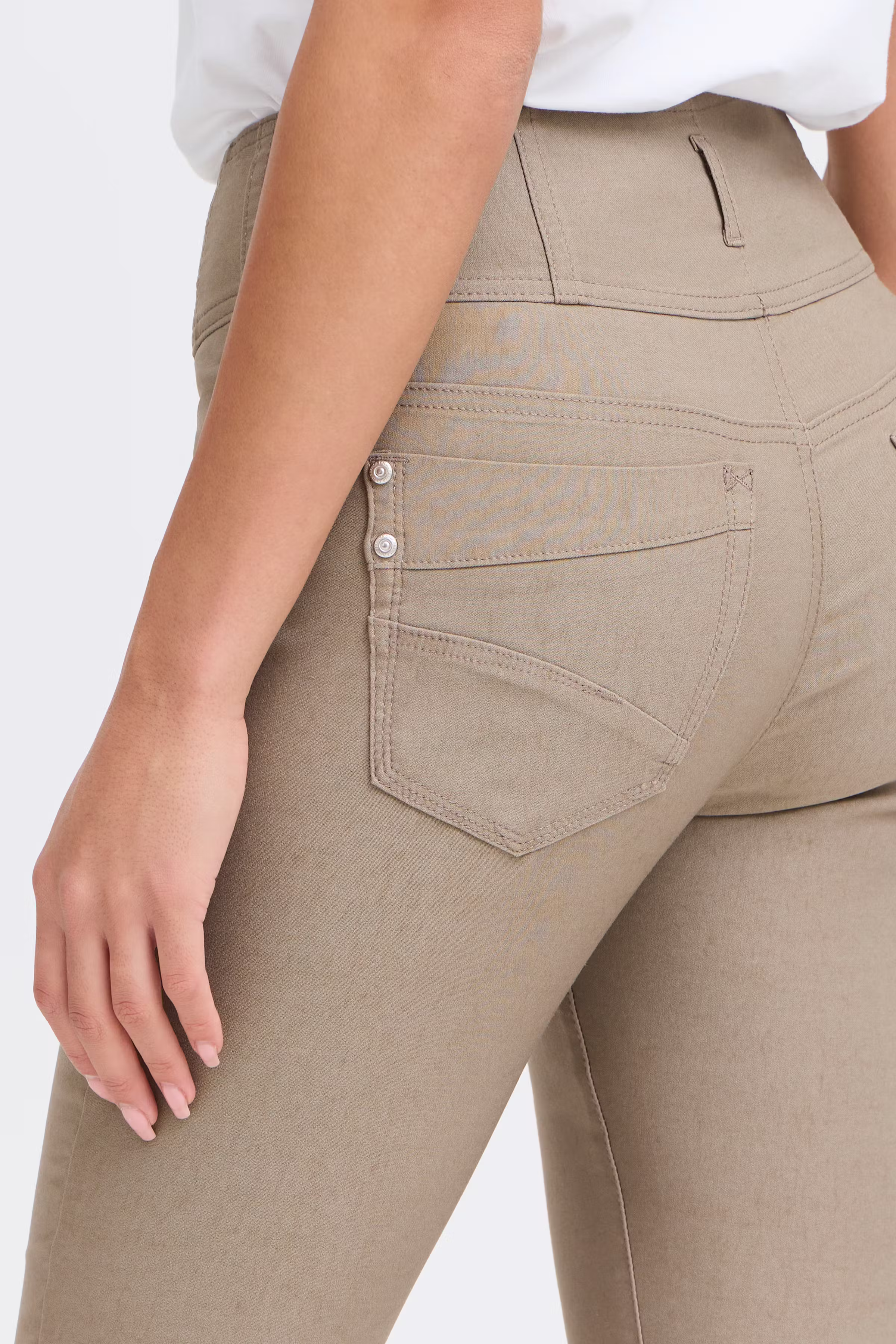 FRZALIN Hose LOOKBOOK DETAIL 601749-181110