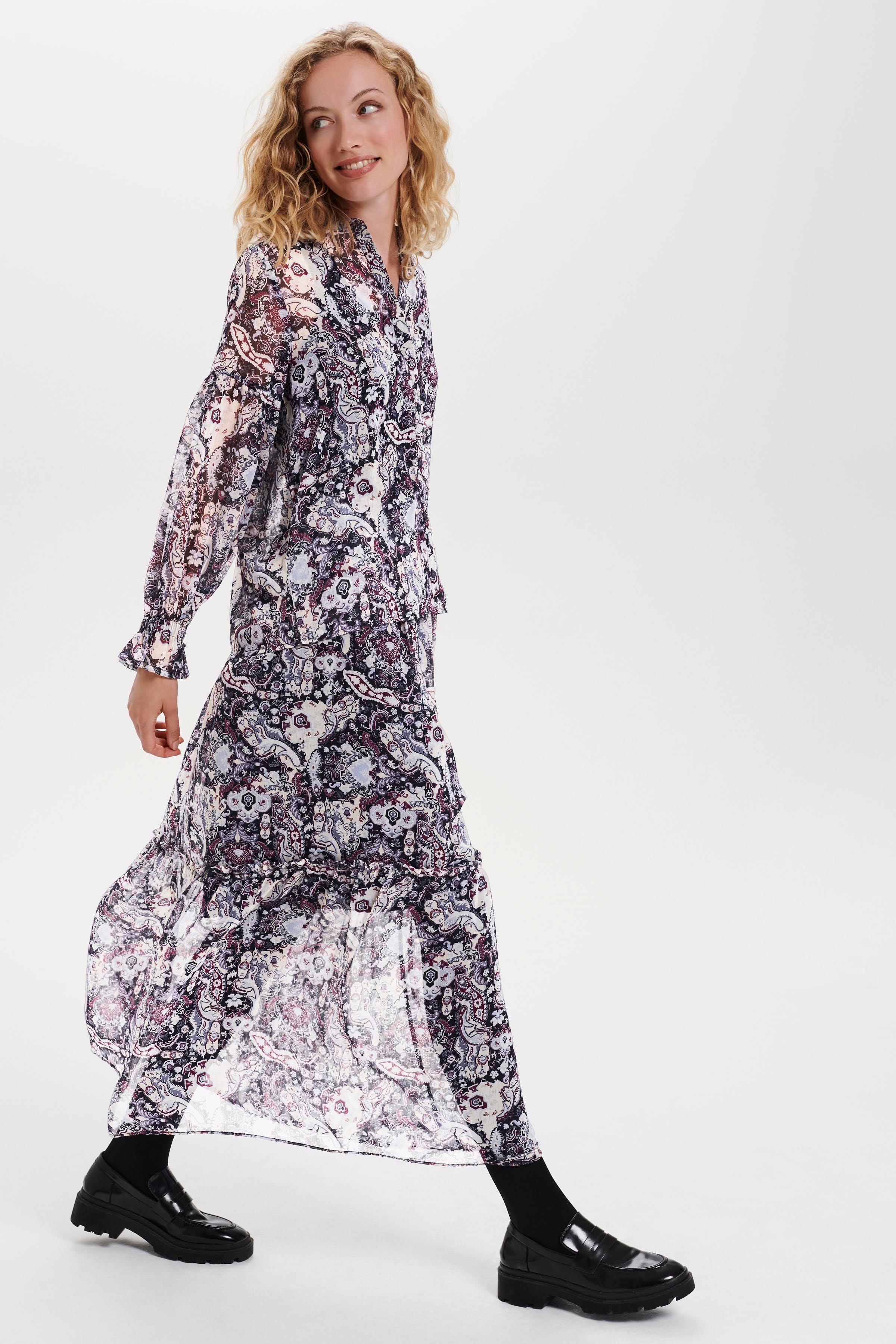 JacobeSZ Shirt

 LOOKBOOK FRONT 30511558-600295