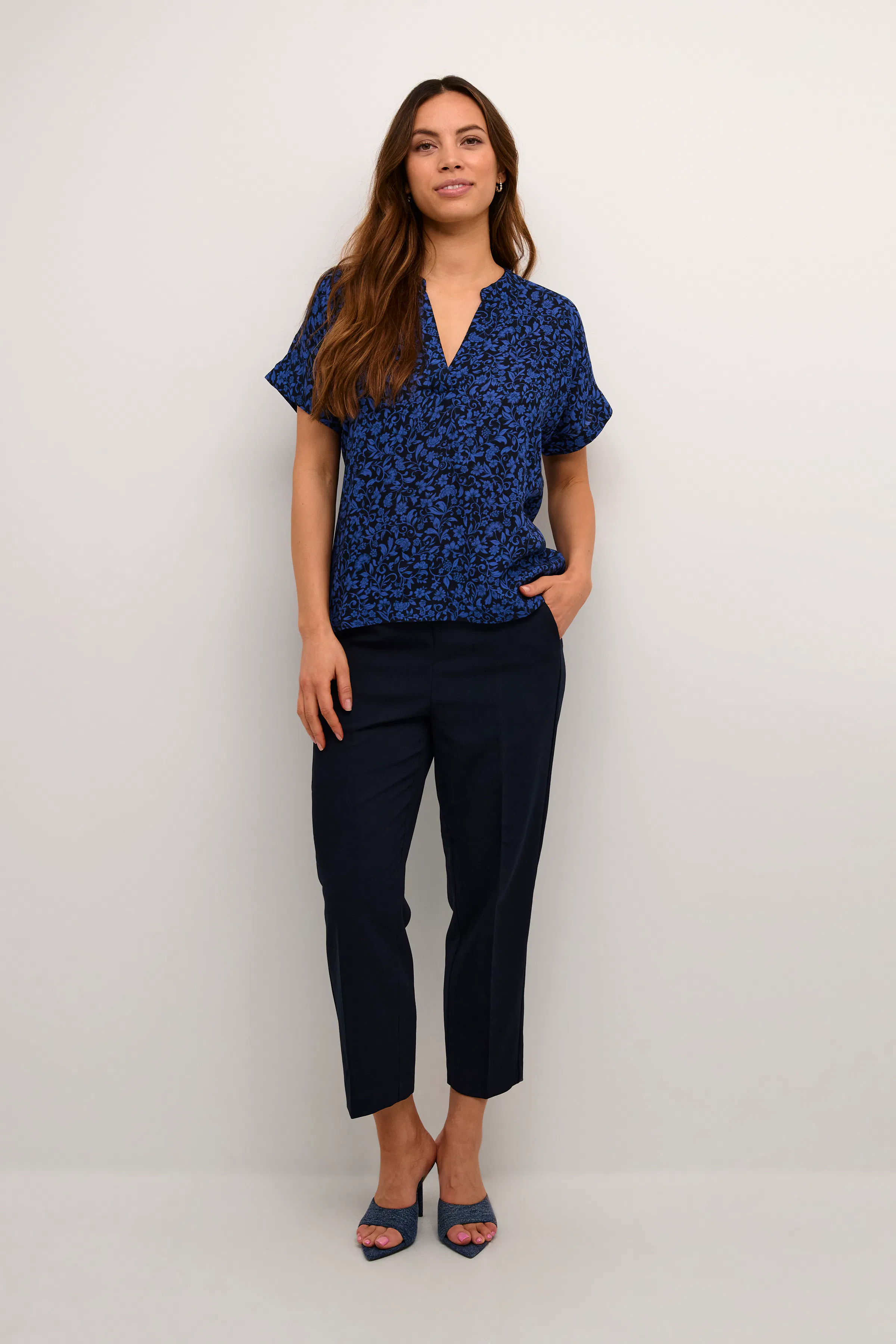 KAano Bluse LOOKBOOK FRONT 10506568-103429