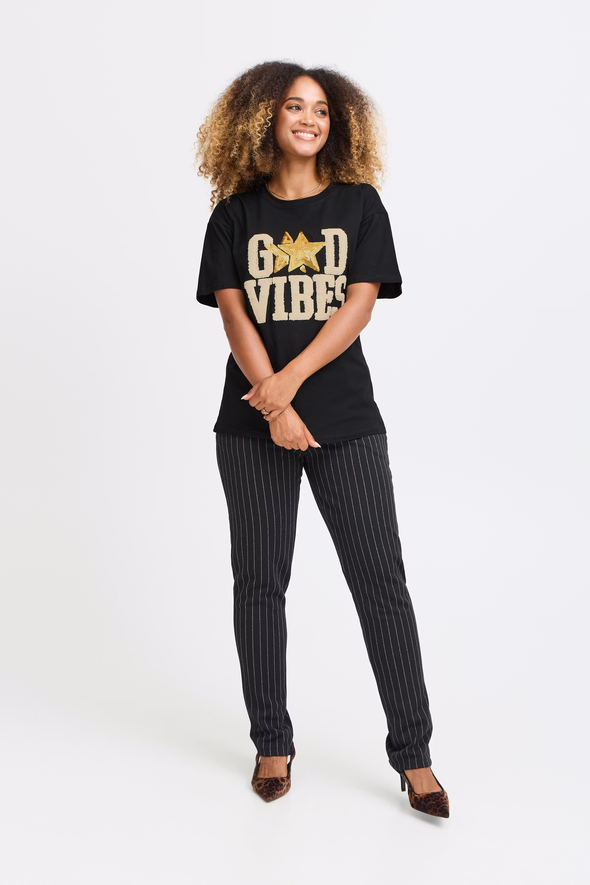 SBBIA Bluse LOOKBOOK FRONT 22100823-190303