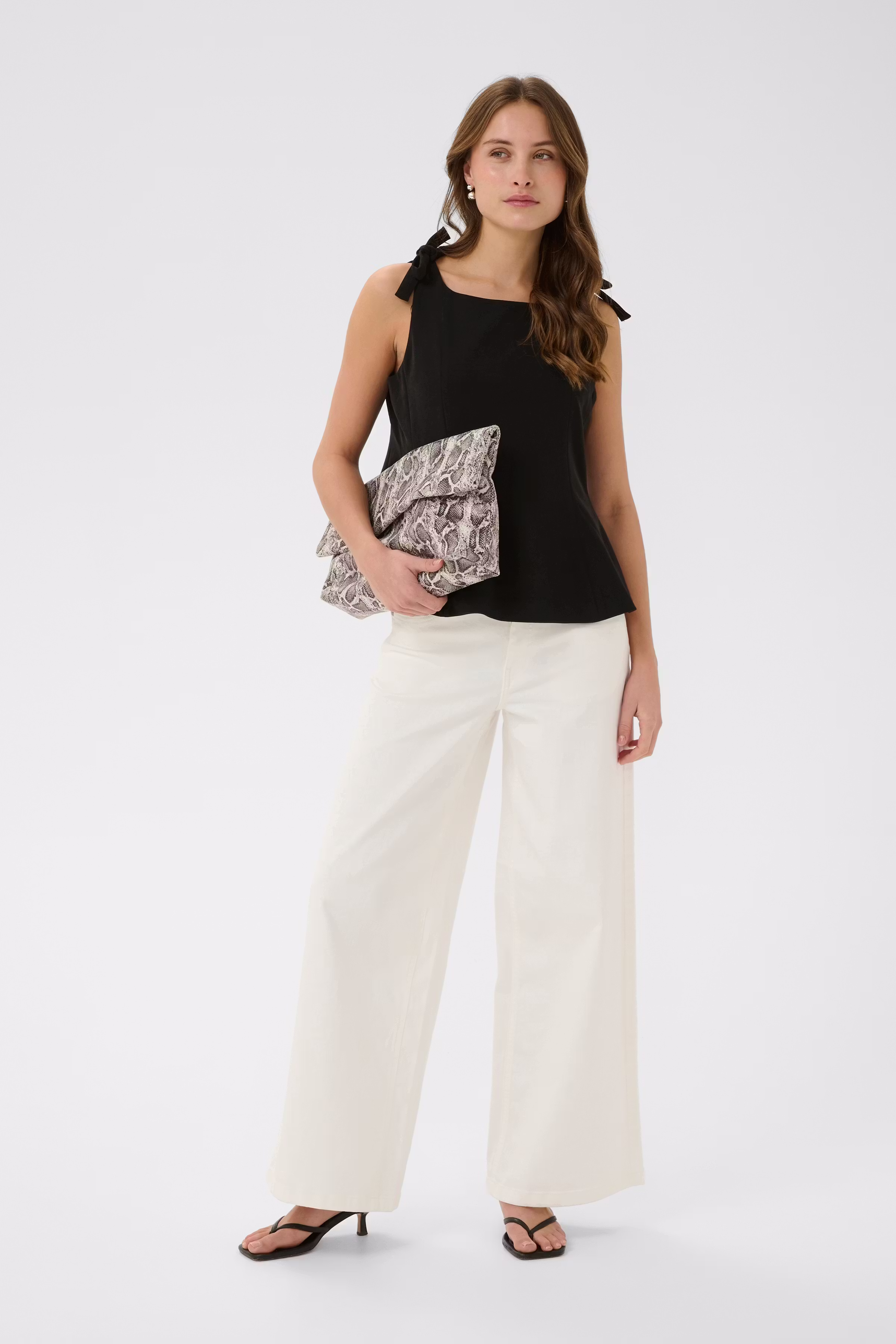 CUnalina Top LOOKBOOK FRONT 50112932-500012