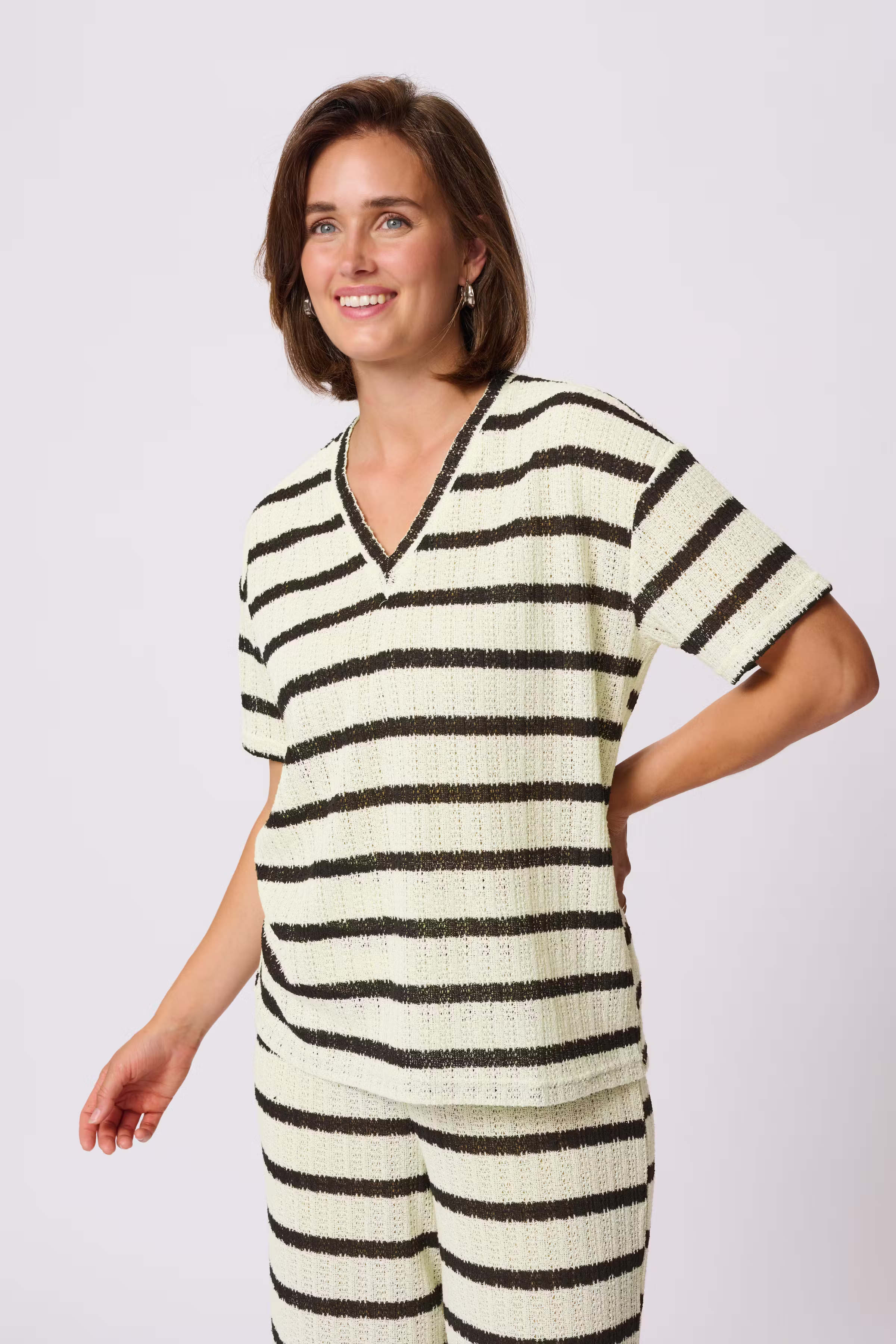 KAedith T-shirt LOOKBOOK FRONT 10509969-107485