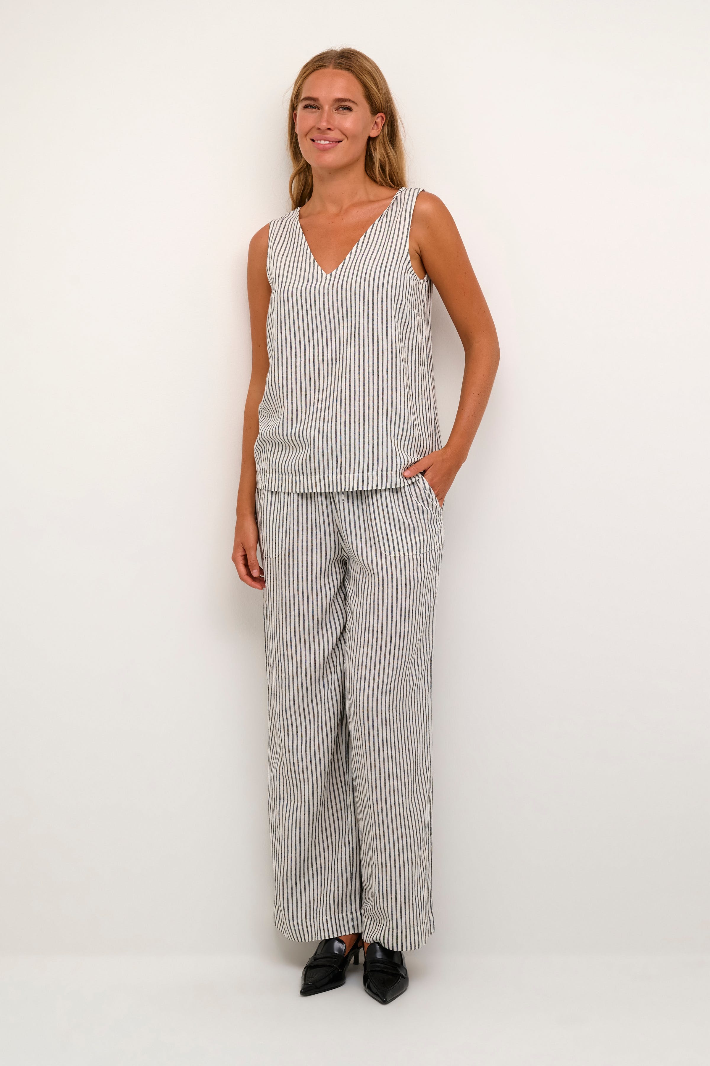 KAmilia Linen Top LOOKBOOK FRONT 10508426-105465