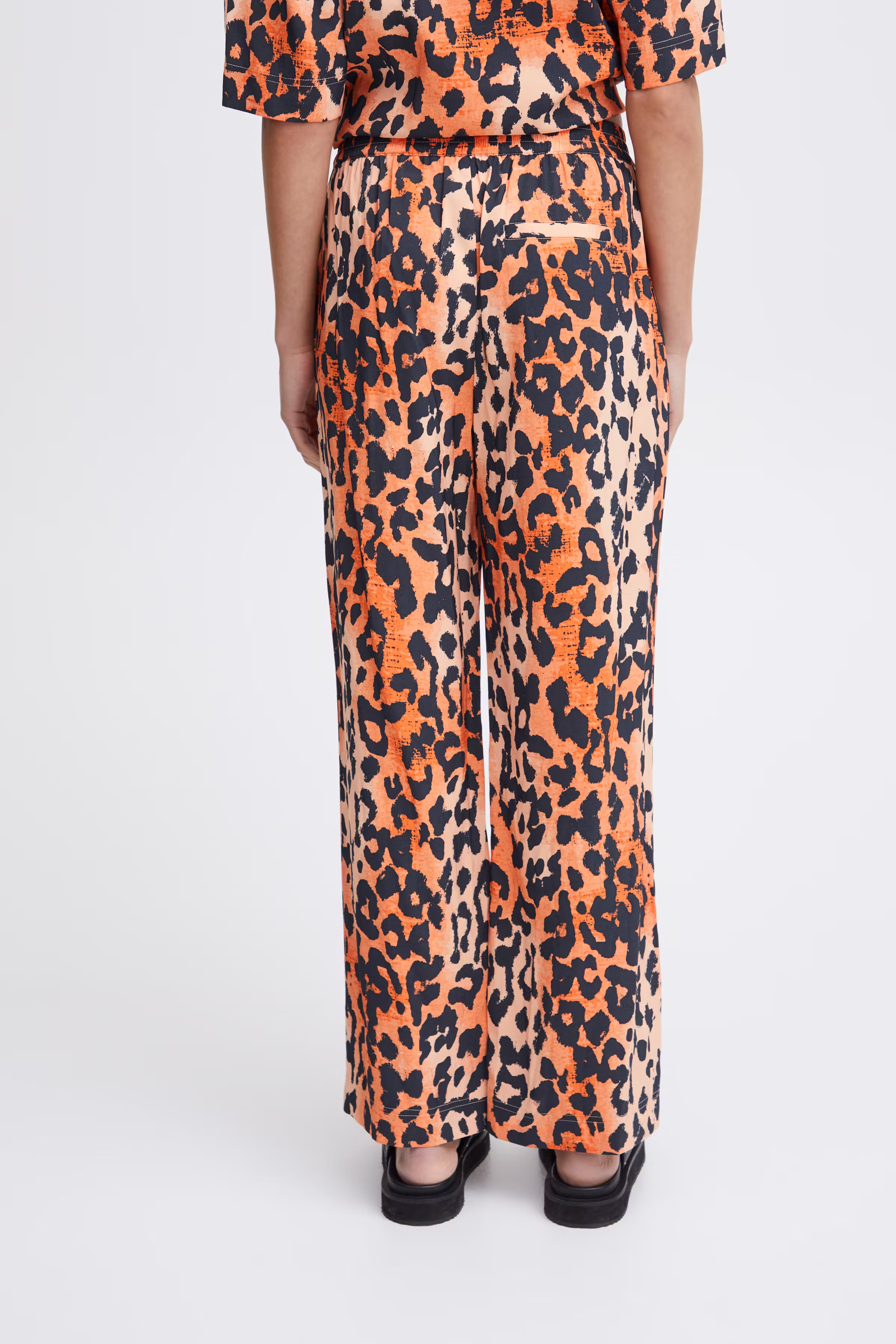 IHRAMYA Broek LOOKBOOK BACK 20120689-202810