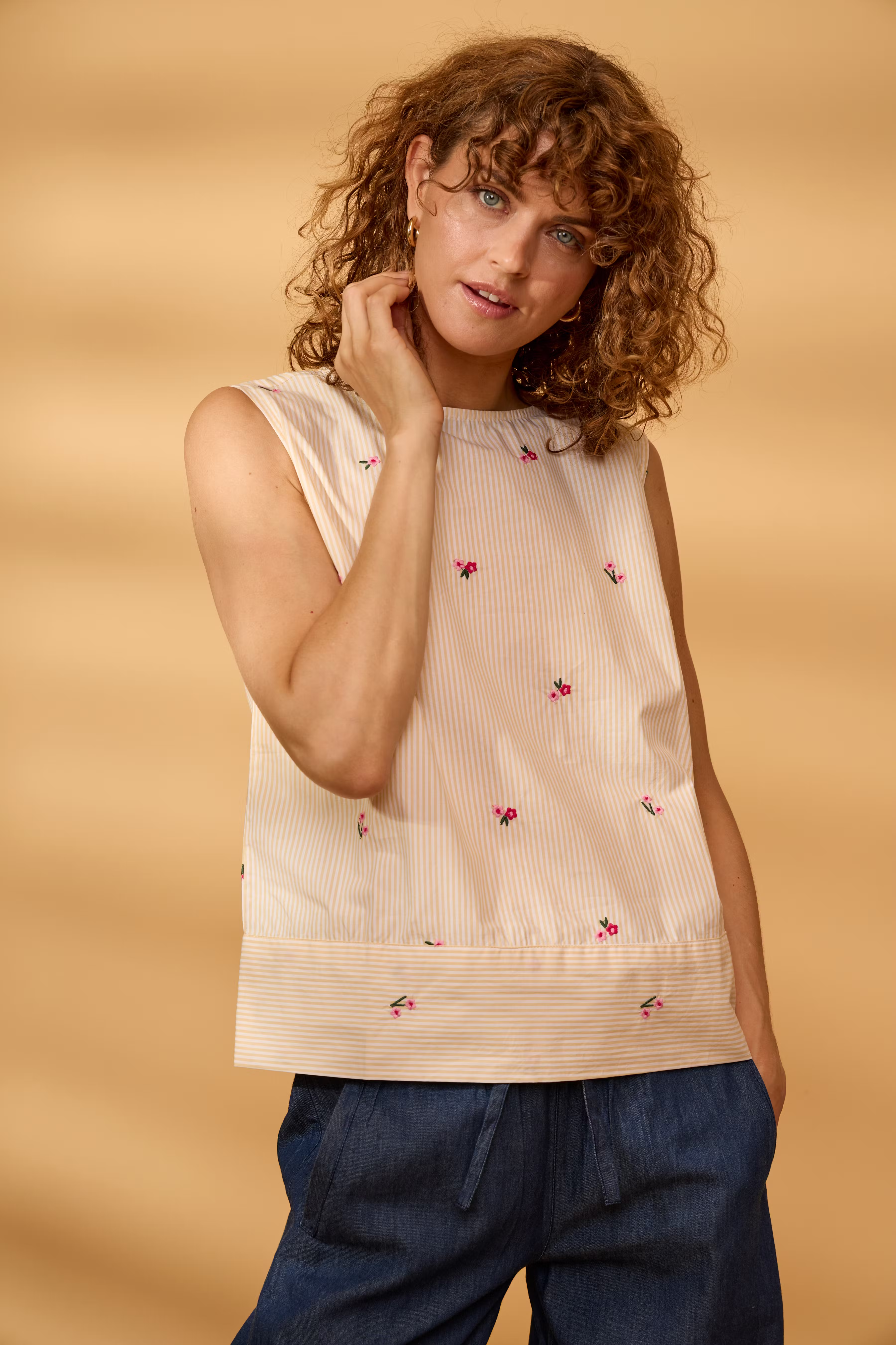 FRBERNIE Blus LOCATION NONE 20617792-900007430