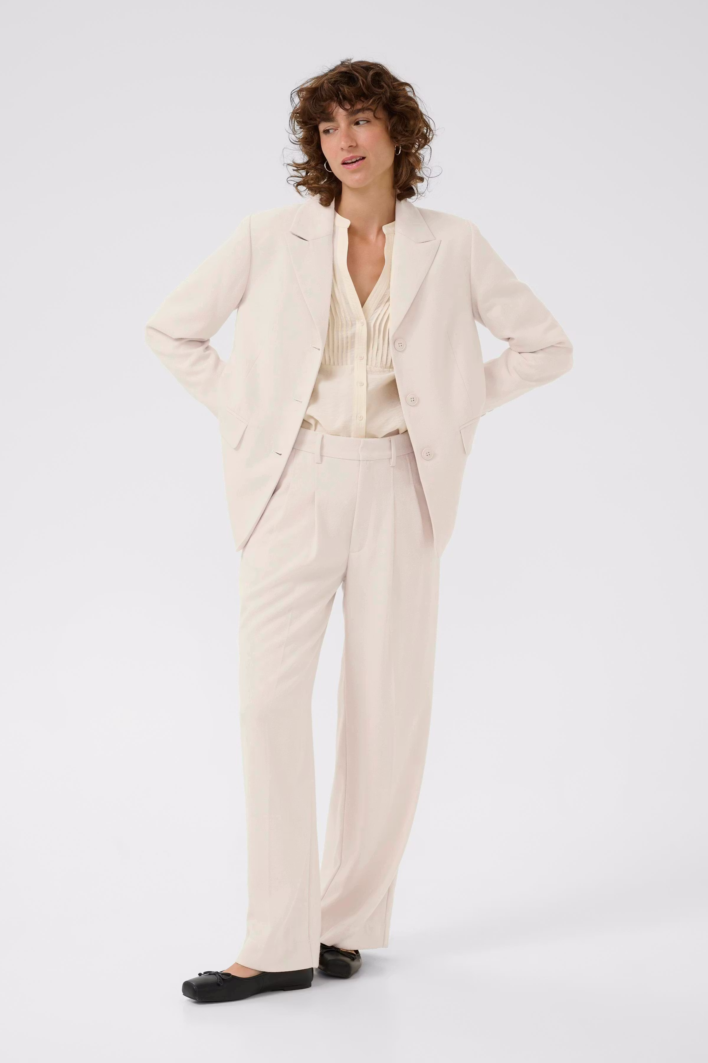 SalihaPW Blazer LOOKBOOK FRONT 30309949-130400