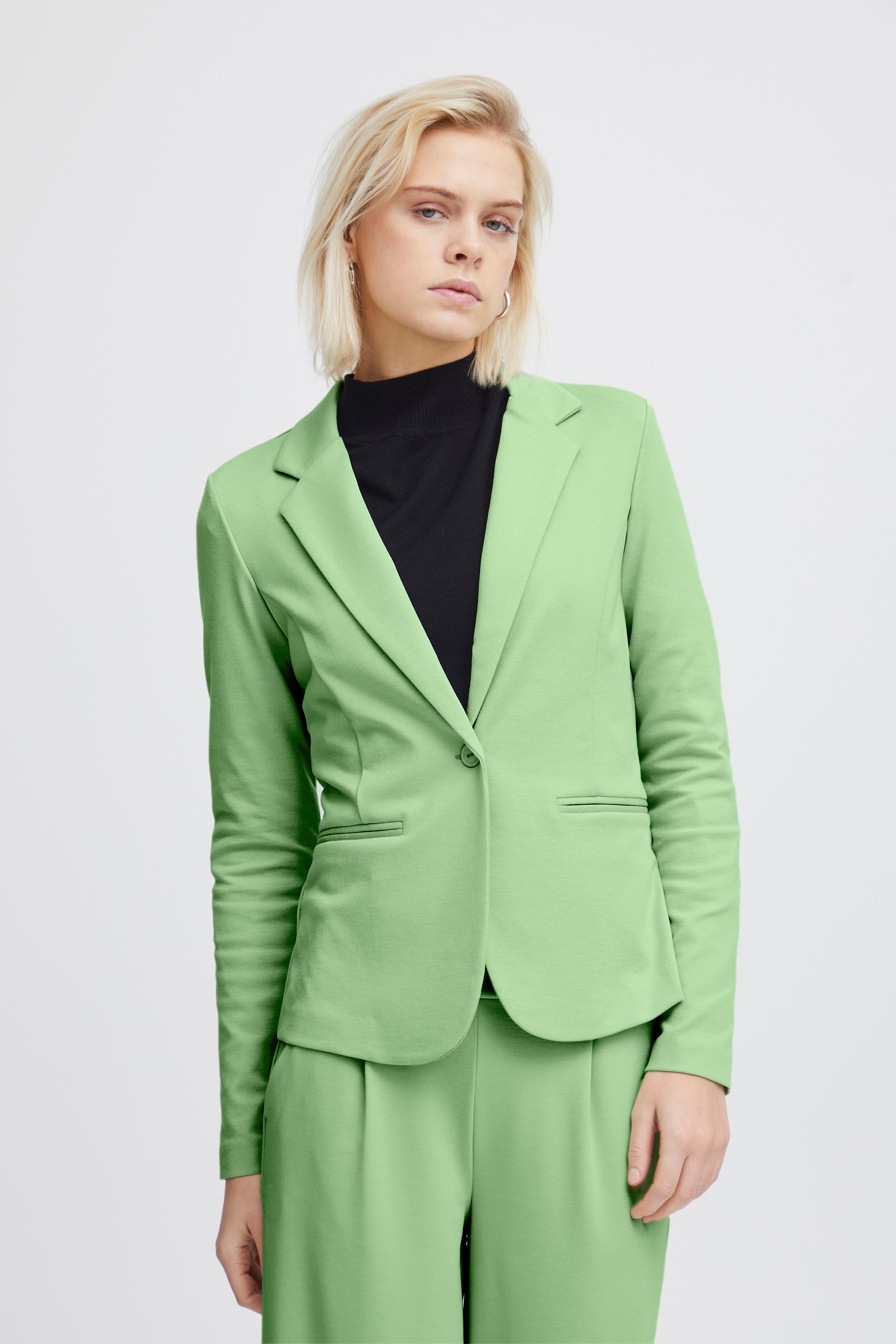 IHKATE Blazer LOOKBOOK FRONT 20101801-146316