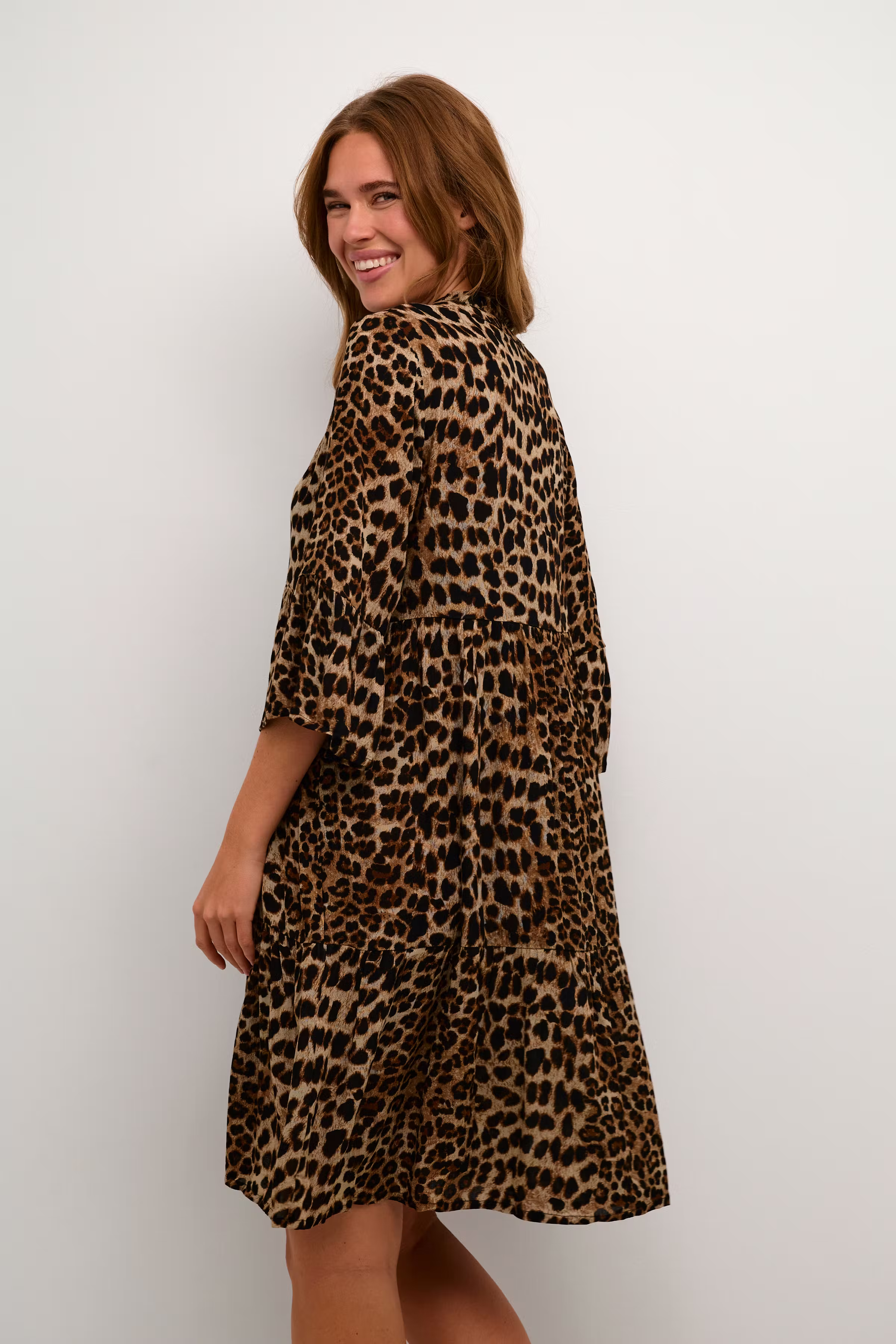 KAhera Leopard Kjole LOOKBOOK BACK 10508259-105798