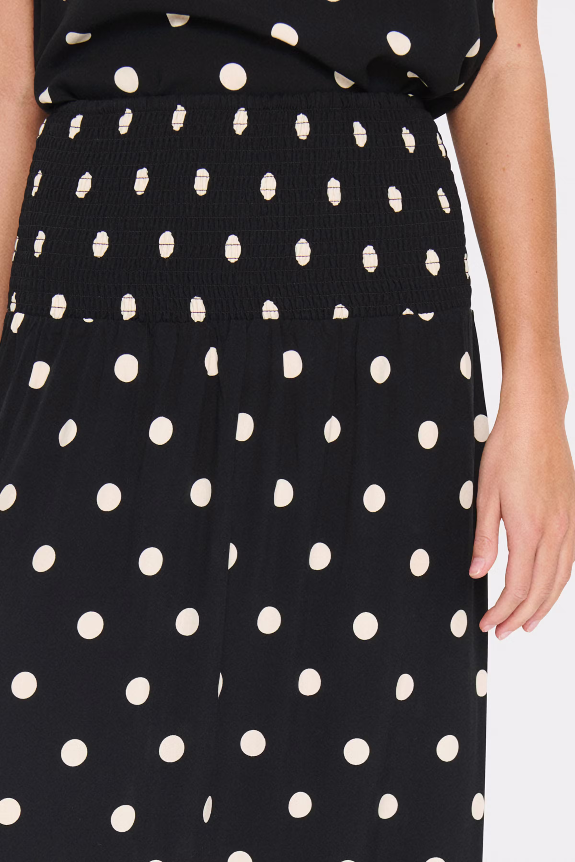 GislaSZ Skirt LOOKBOOK DETAIL 30514246-303864