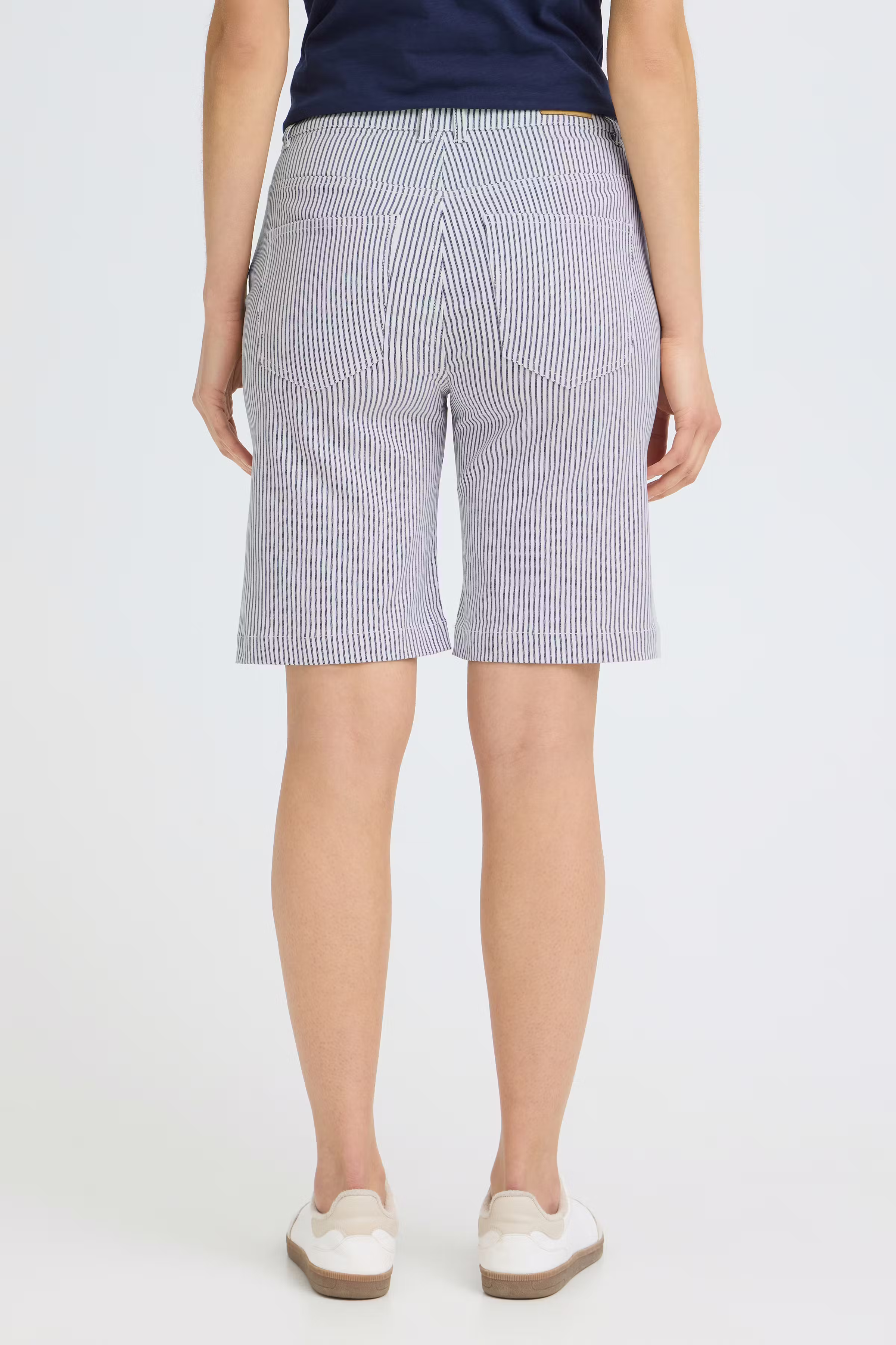 FRENA Shorts LOOKBOOK BACK 20617768-203389