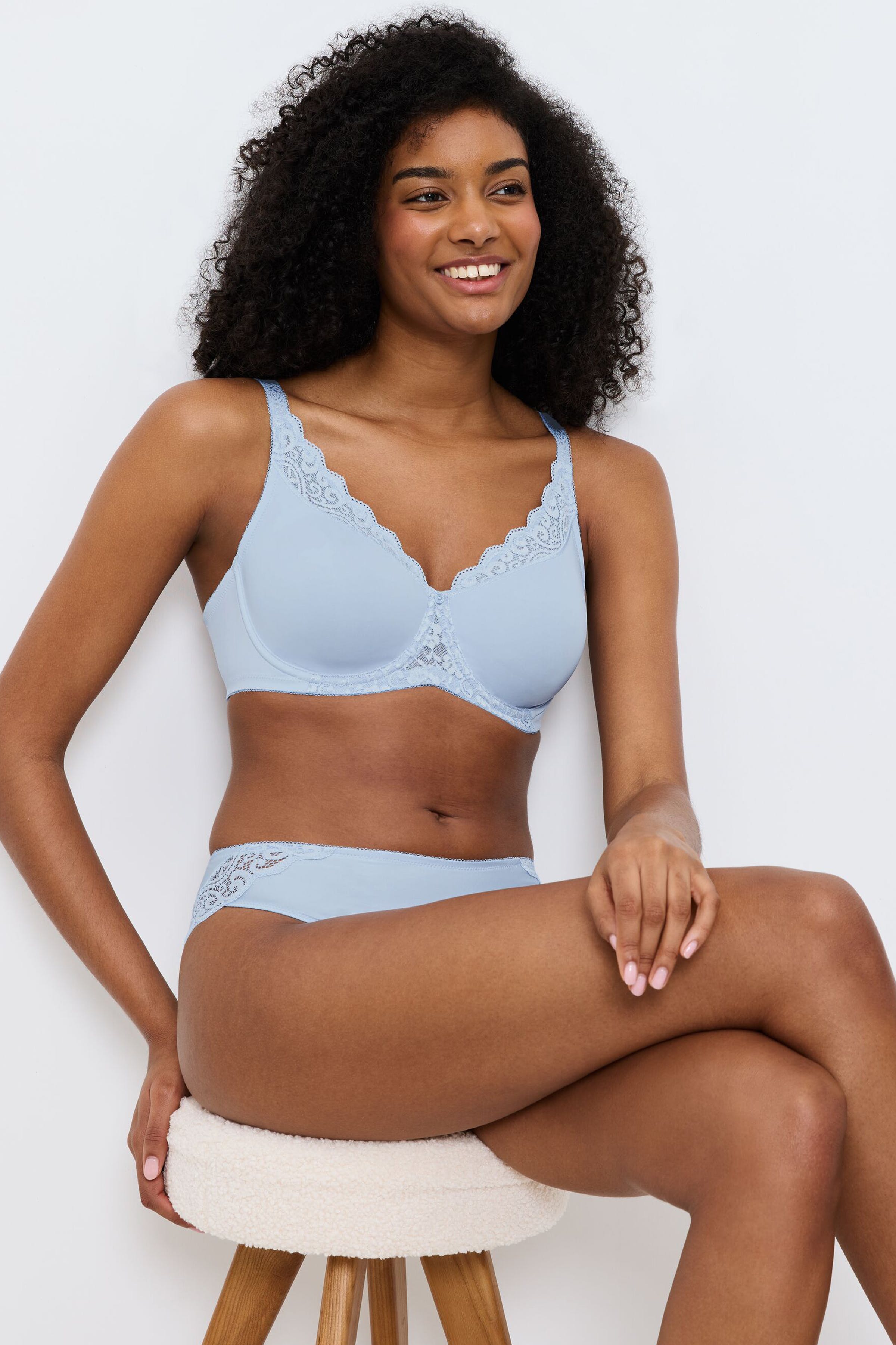 Amourette Bra LOOKBOOK FRONT 40500269-T00SA