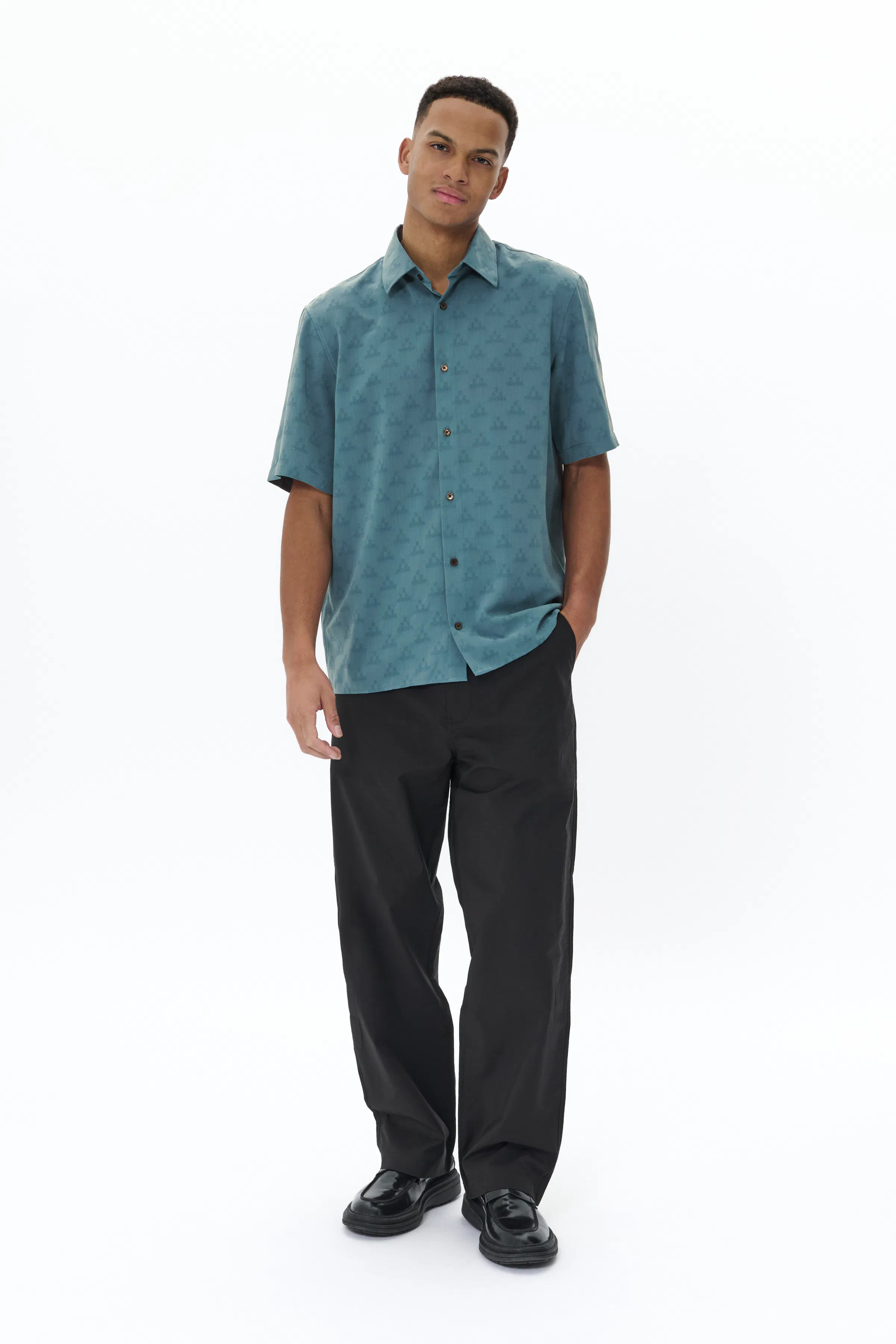 MAklampo Skjorte LOOKBOOK FRONT 30208059-184218