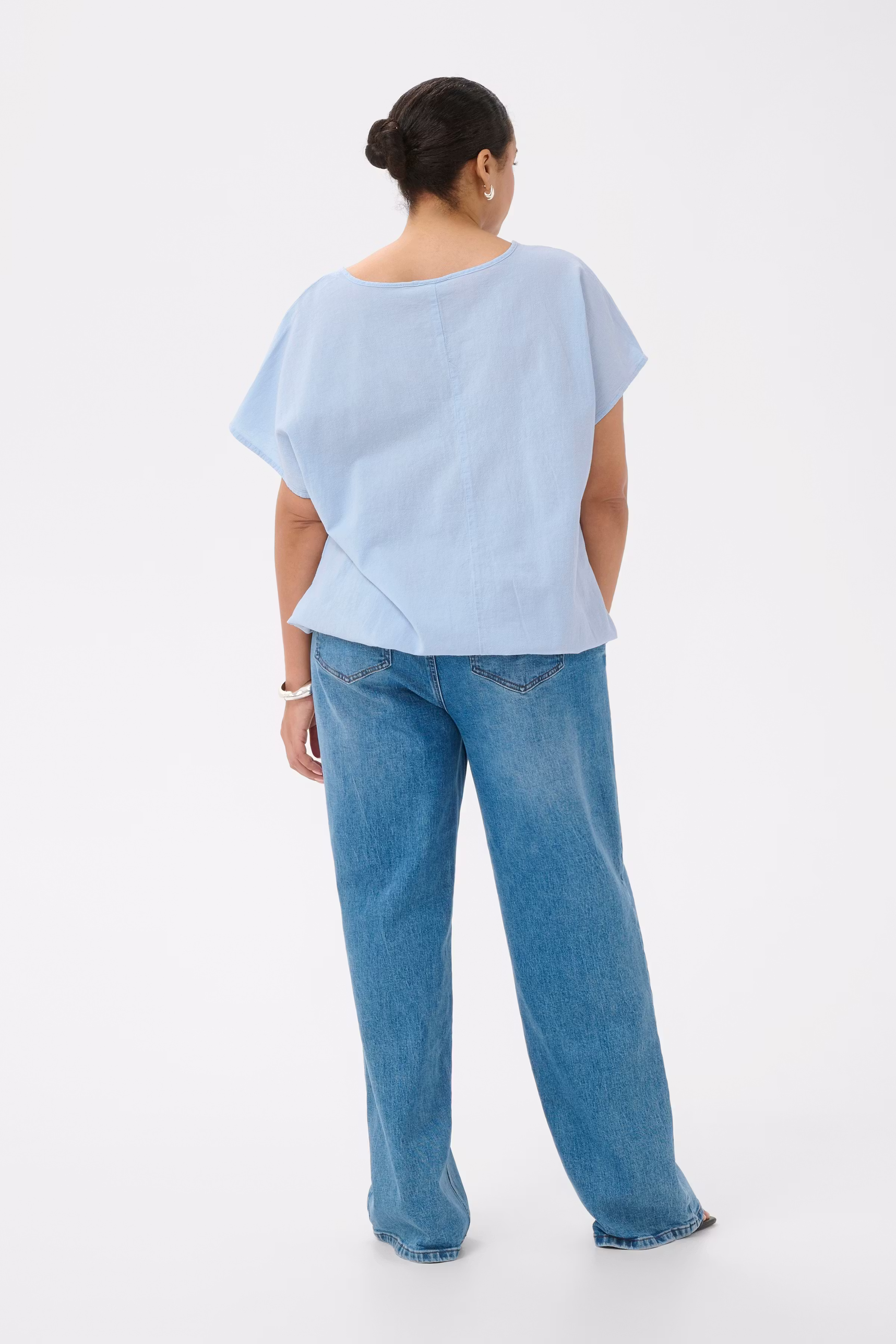 KCnana Blouse LOOKBOOK BACK 10583965-154031