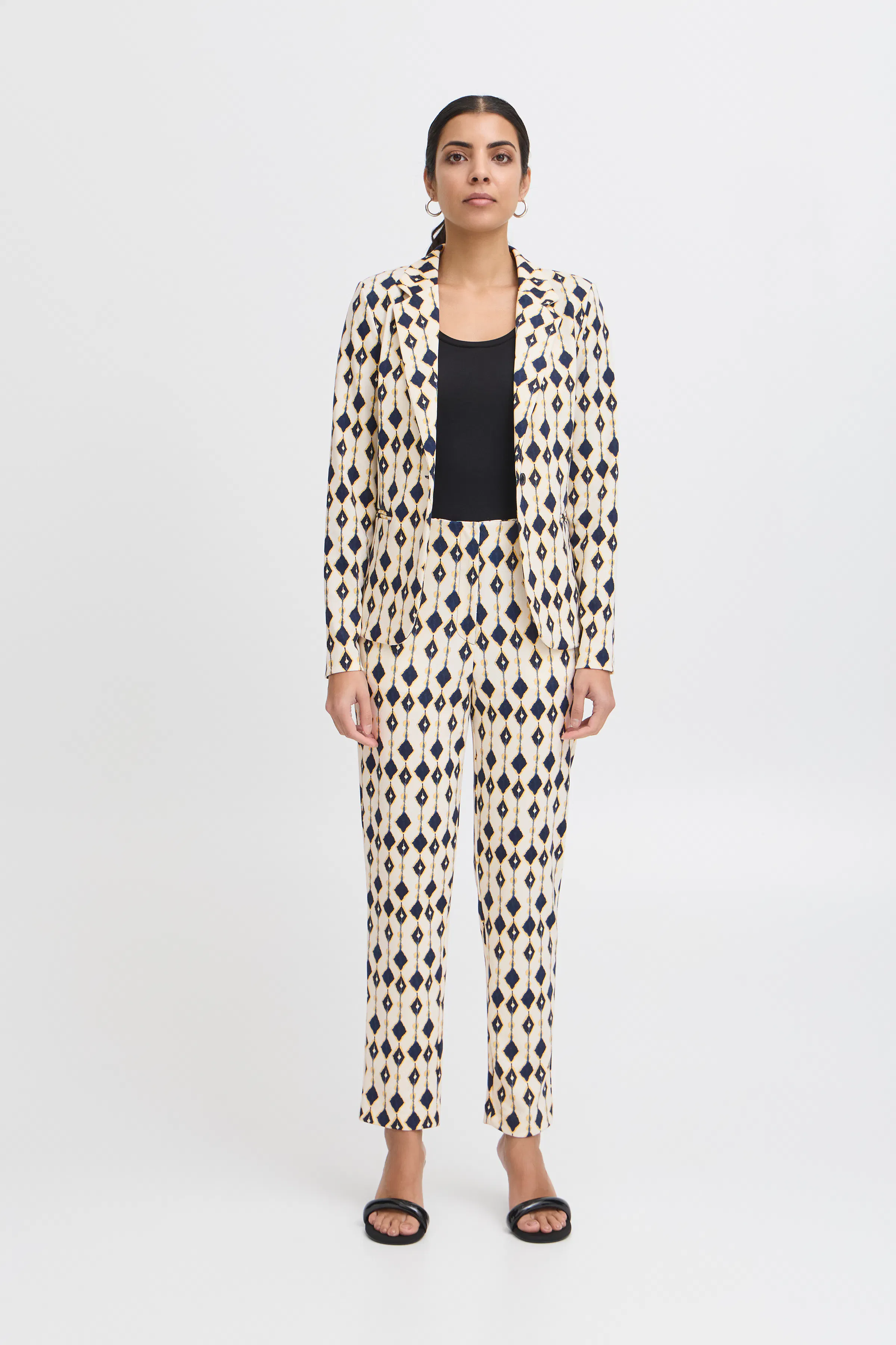 IHKATE Blazer LOOKBOOK FRONT 20123019-204419