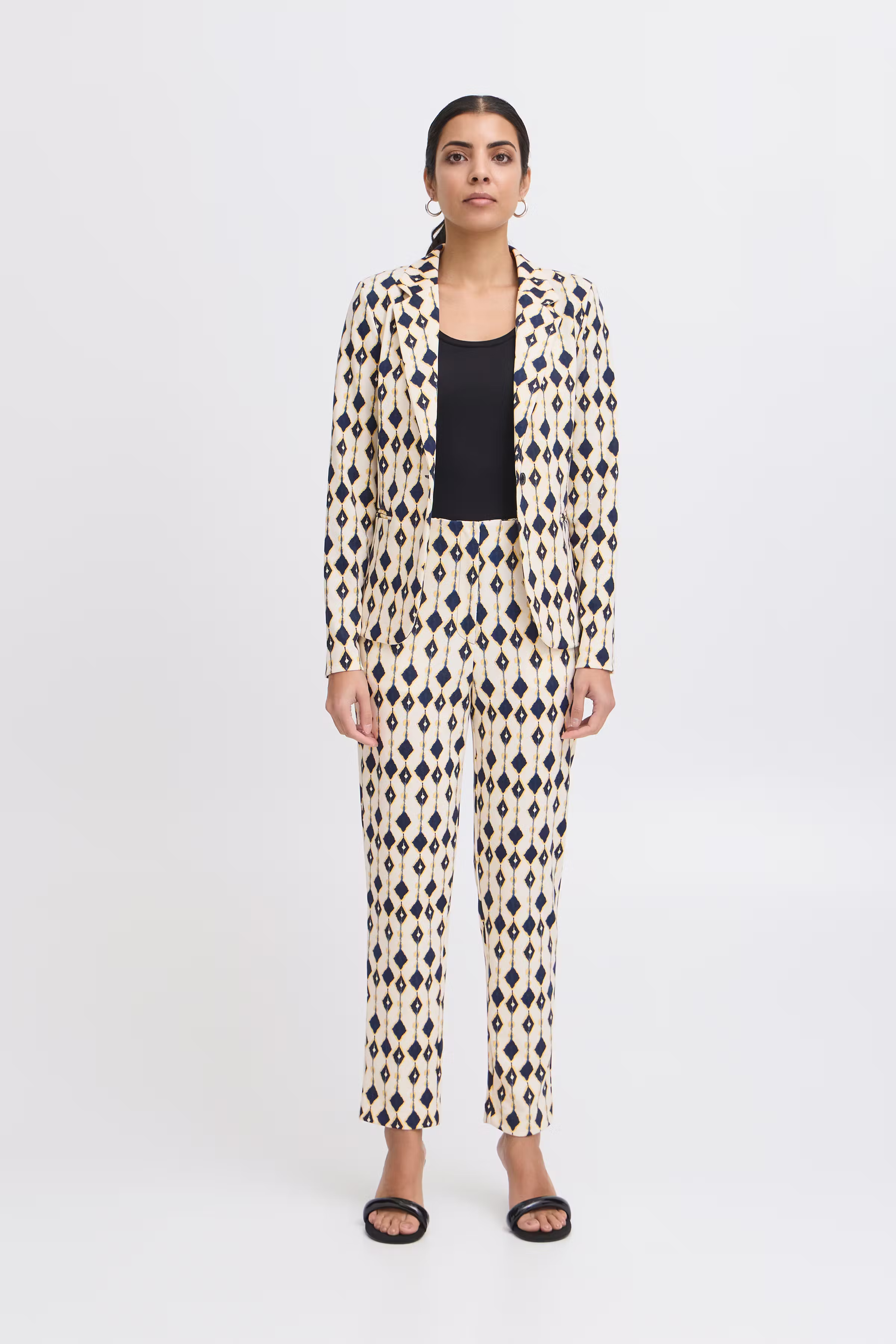 IHKATE Blazer LOOKBOOK FRONT 20123019-204419