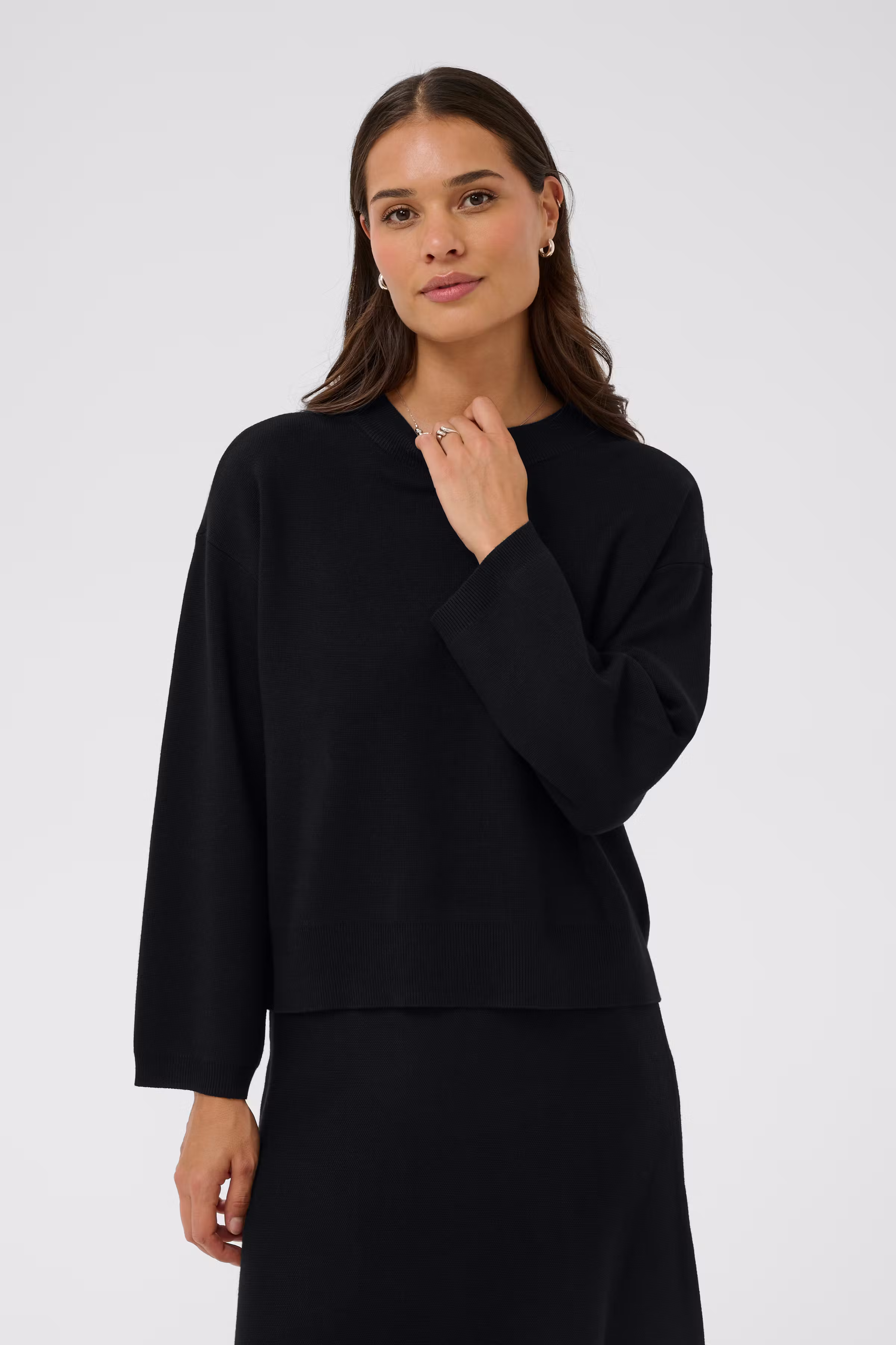 KAmalina Pullover LOOKBOOK BACK 10511110-100121