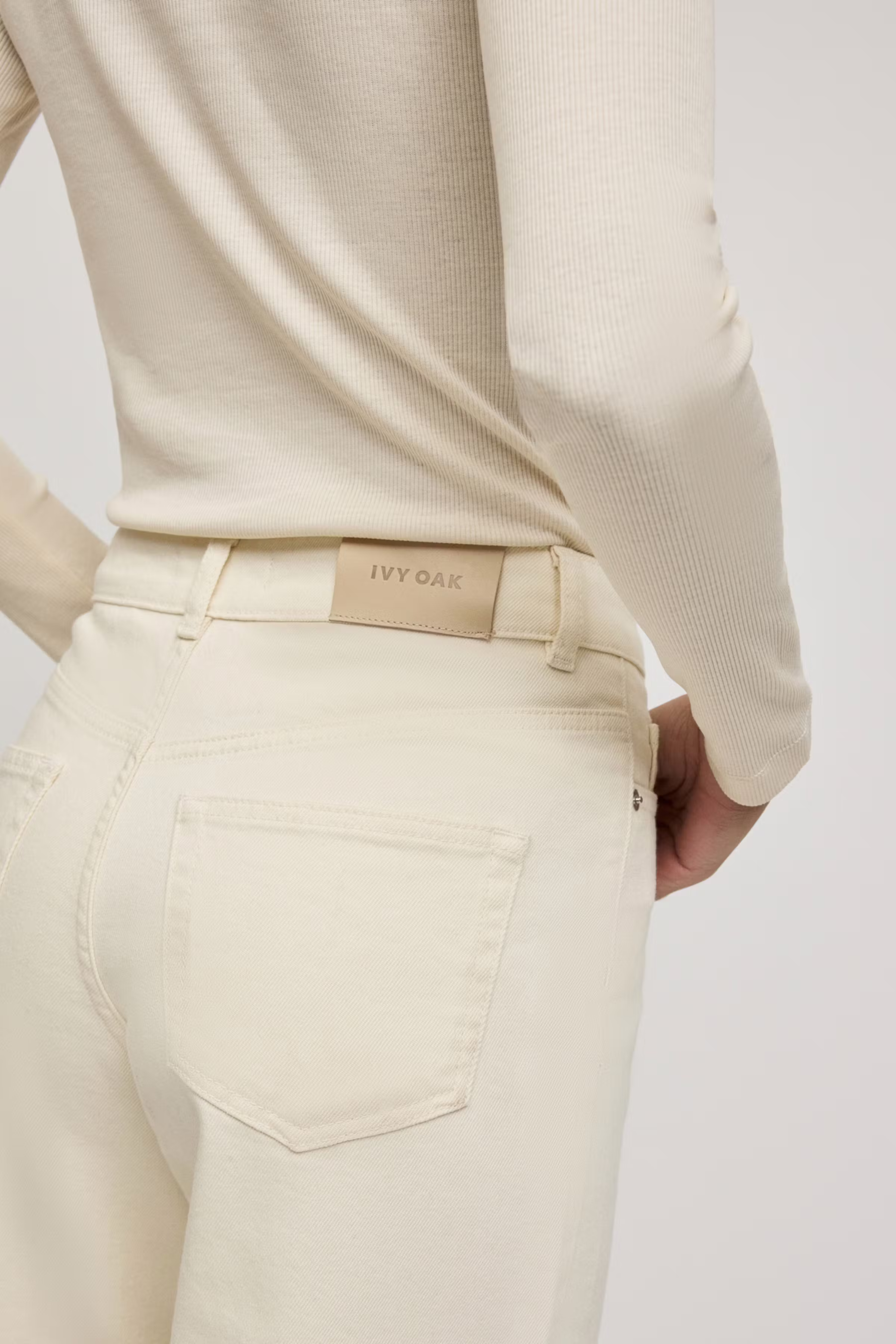 PETRA JEANS LOOKBOOK DETAIL 30600612-WH011
