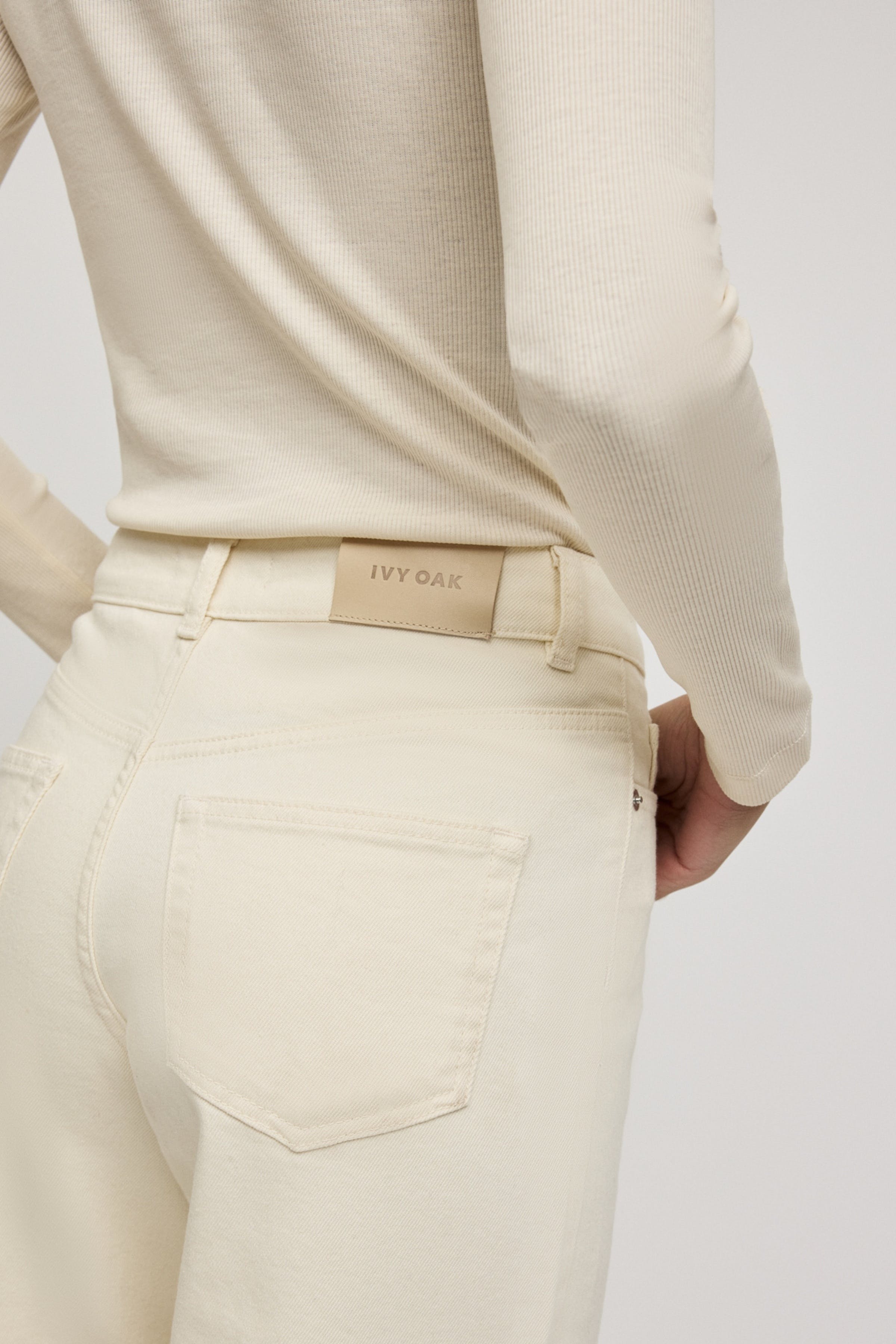 PETRA JEANS LOOKBOOK DETAIL 30600612-WH011