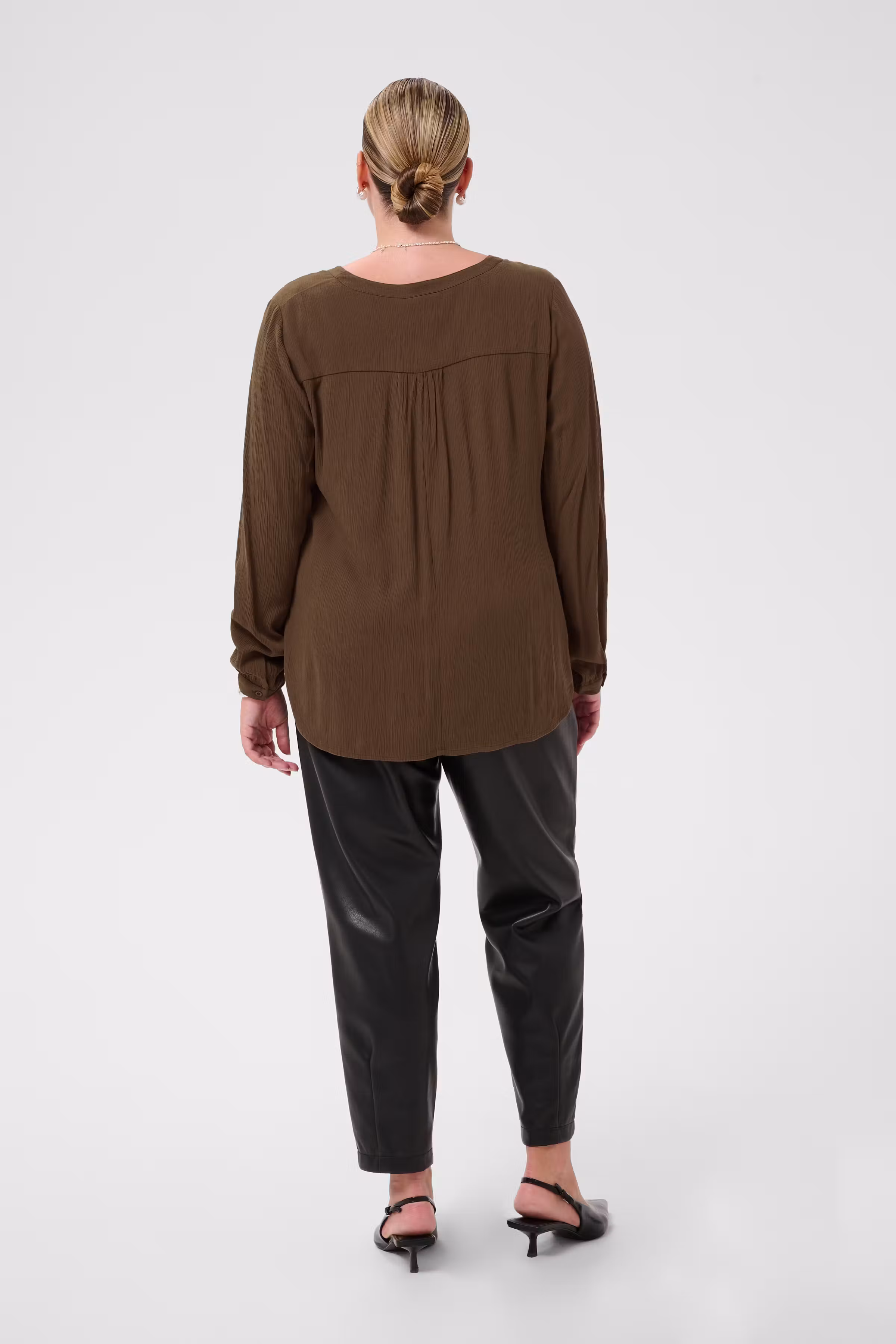 KCami Blouse LOOKBOOK BACK 10580001-191116