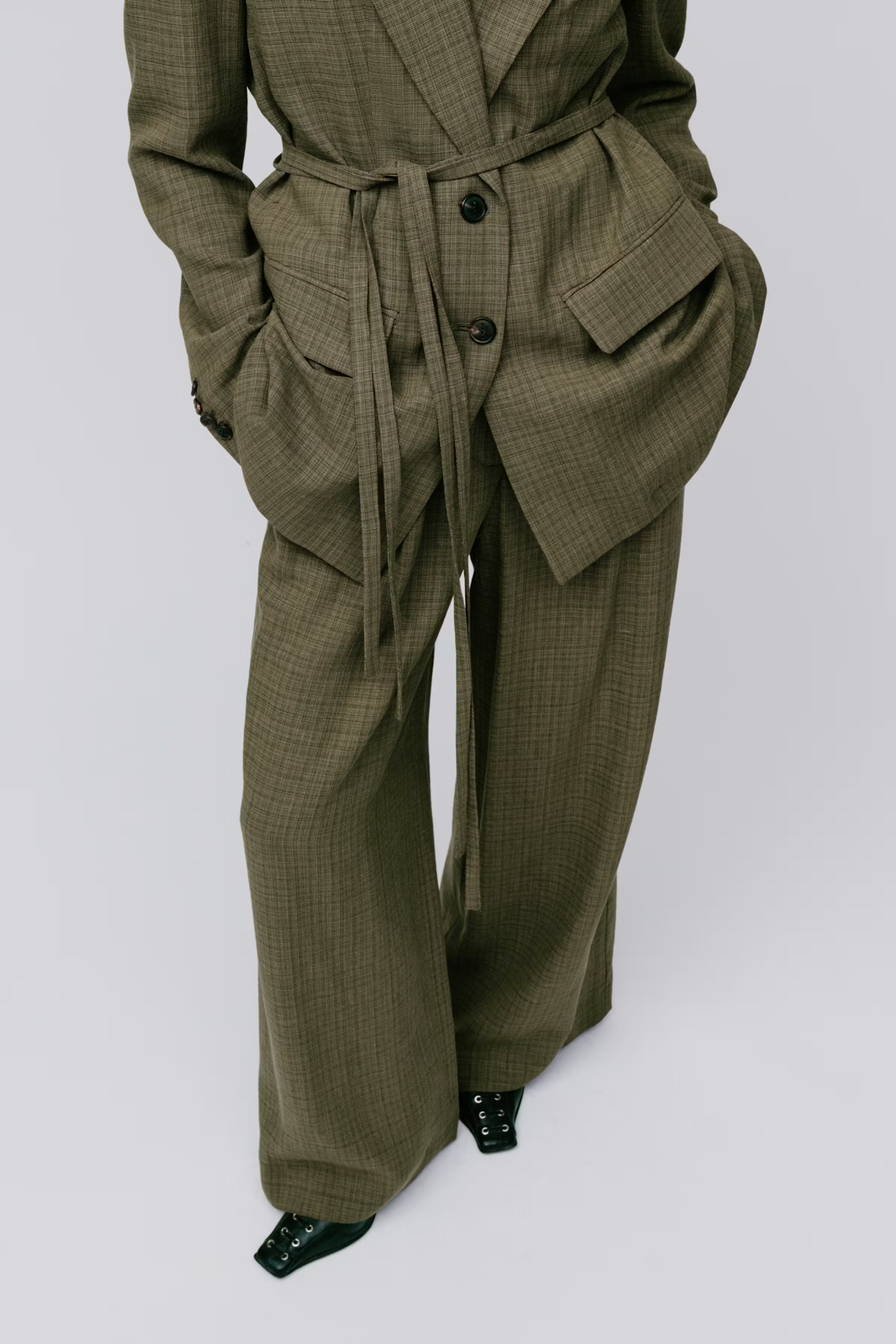 IOPATTI Trousers LOOKBOOK FRONT 30600641-GR519