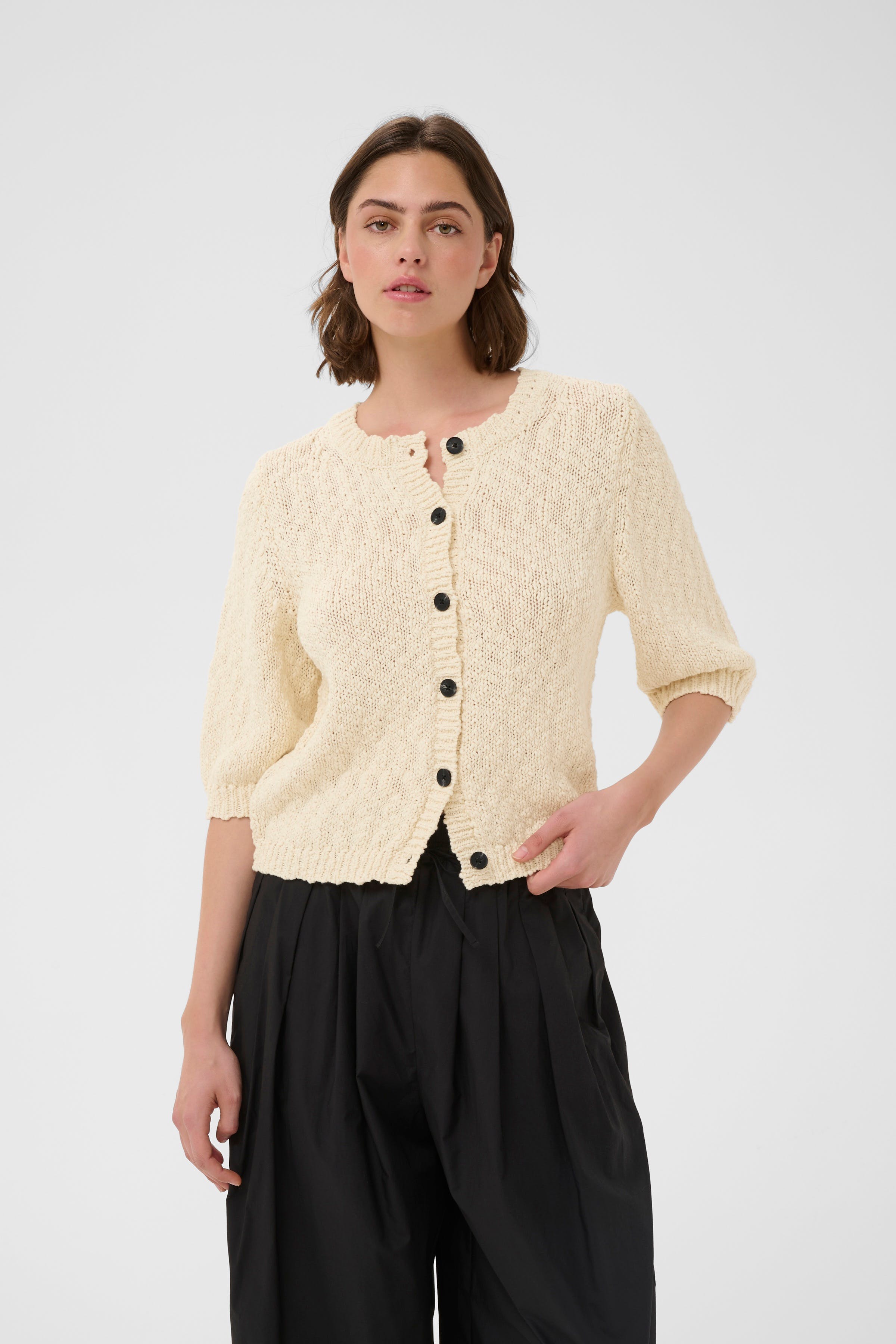 DAFNEIW Cardigan LOOKBOOK FRONT 30112673-120601