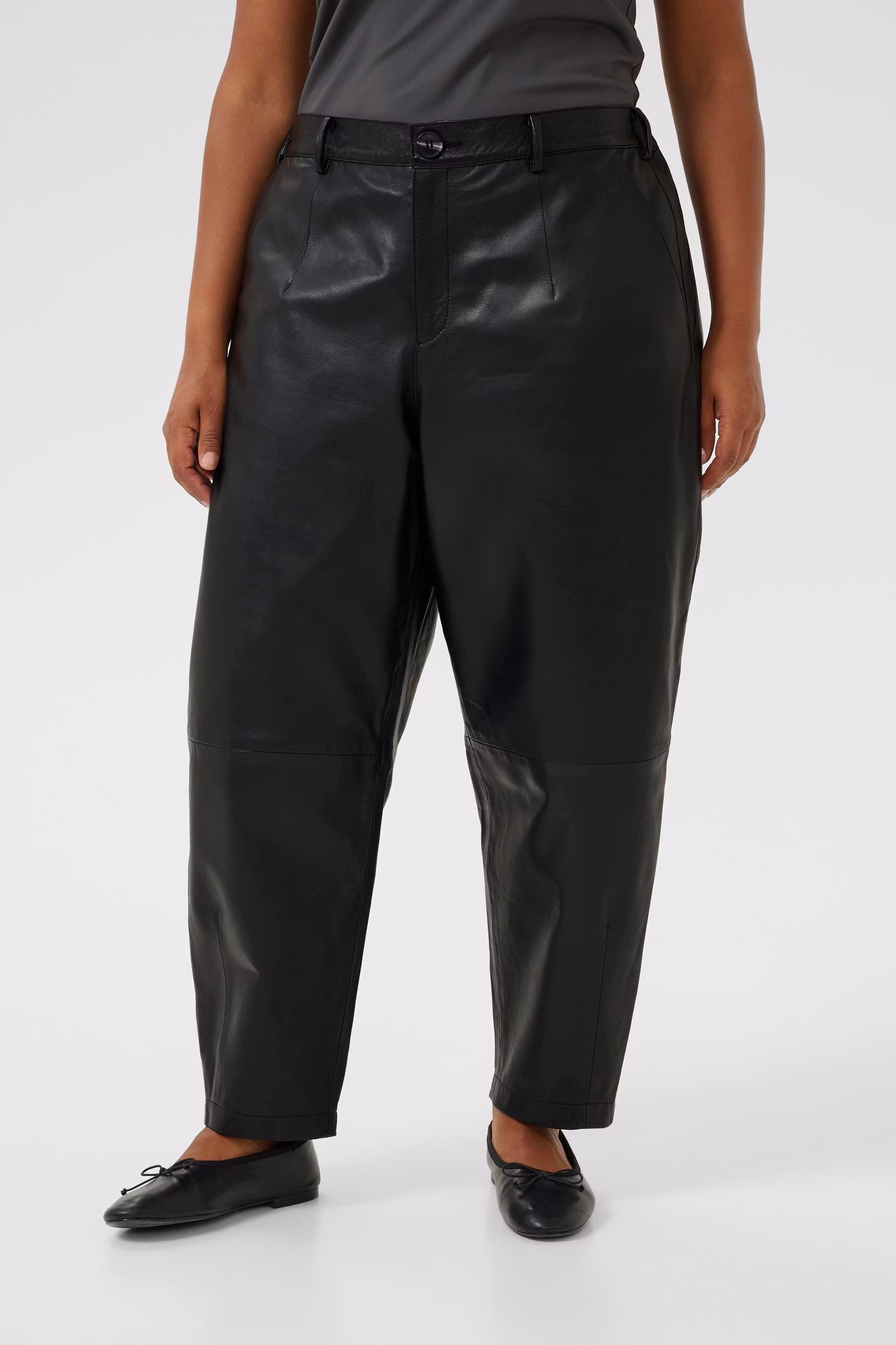KCtera Trousers LOOKBOOK FRONT 10583696-100121