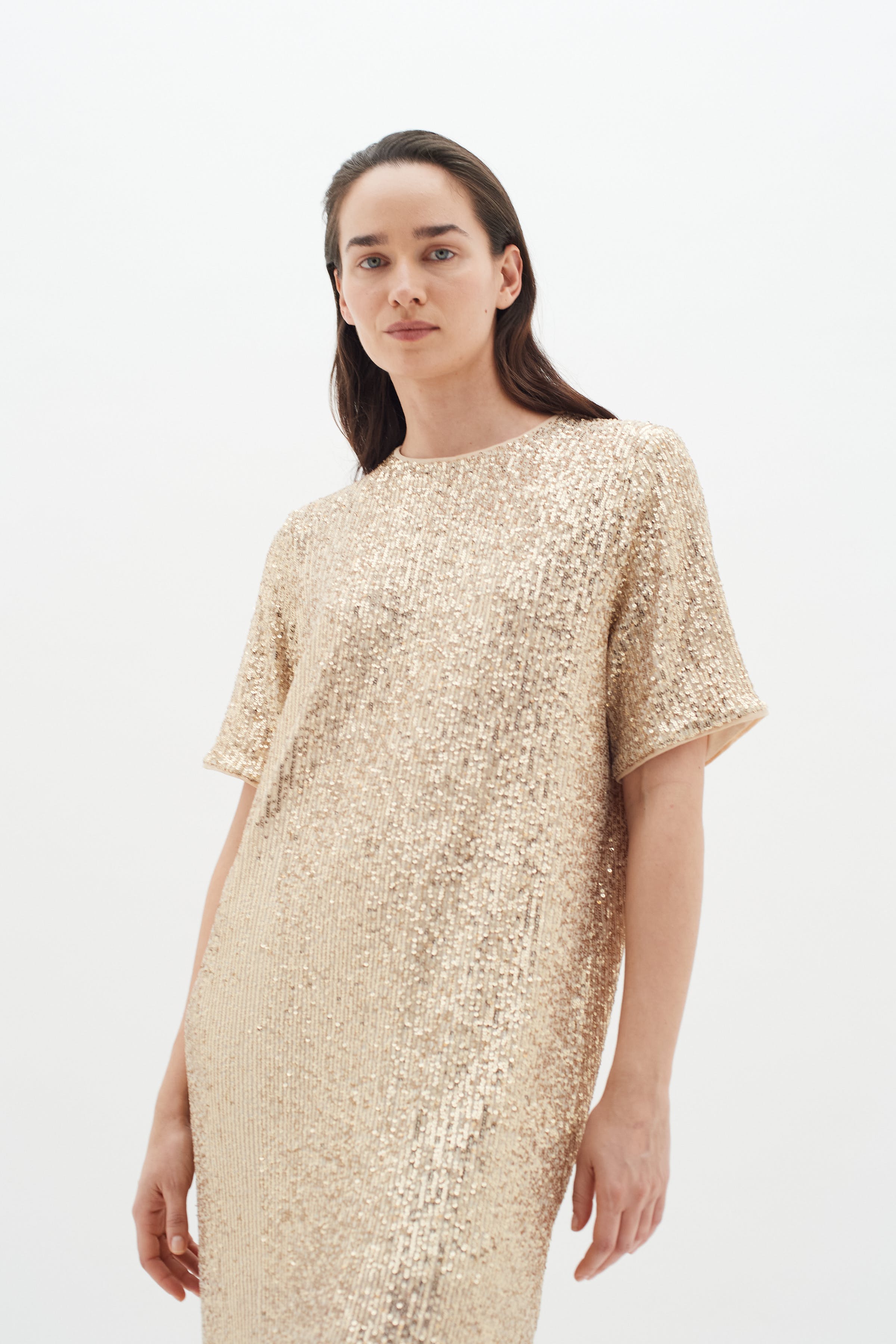 BarbaraIW Paljett Klänning LOOKBOOK FRONT 30109898-300031