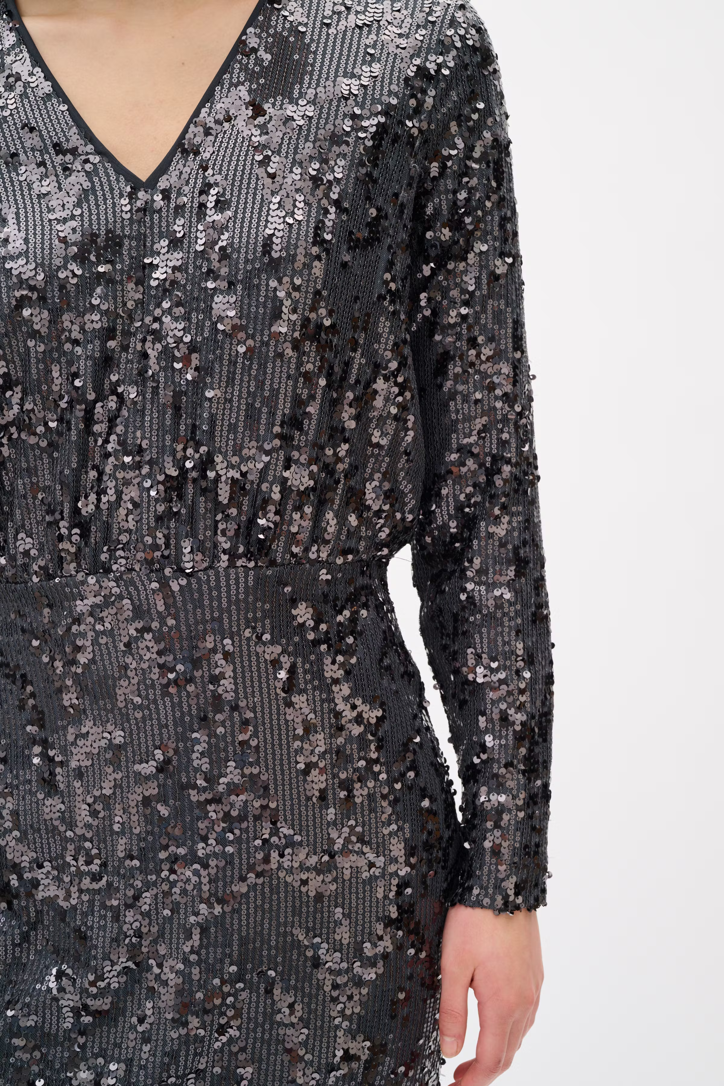 KIMBAIW paljett Klänning LOOKBOOK DETAIL 30112129-145002