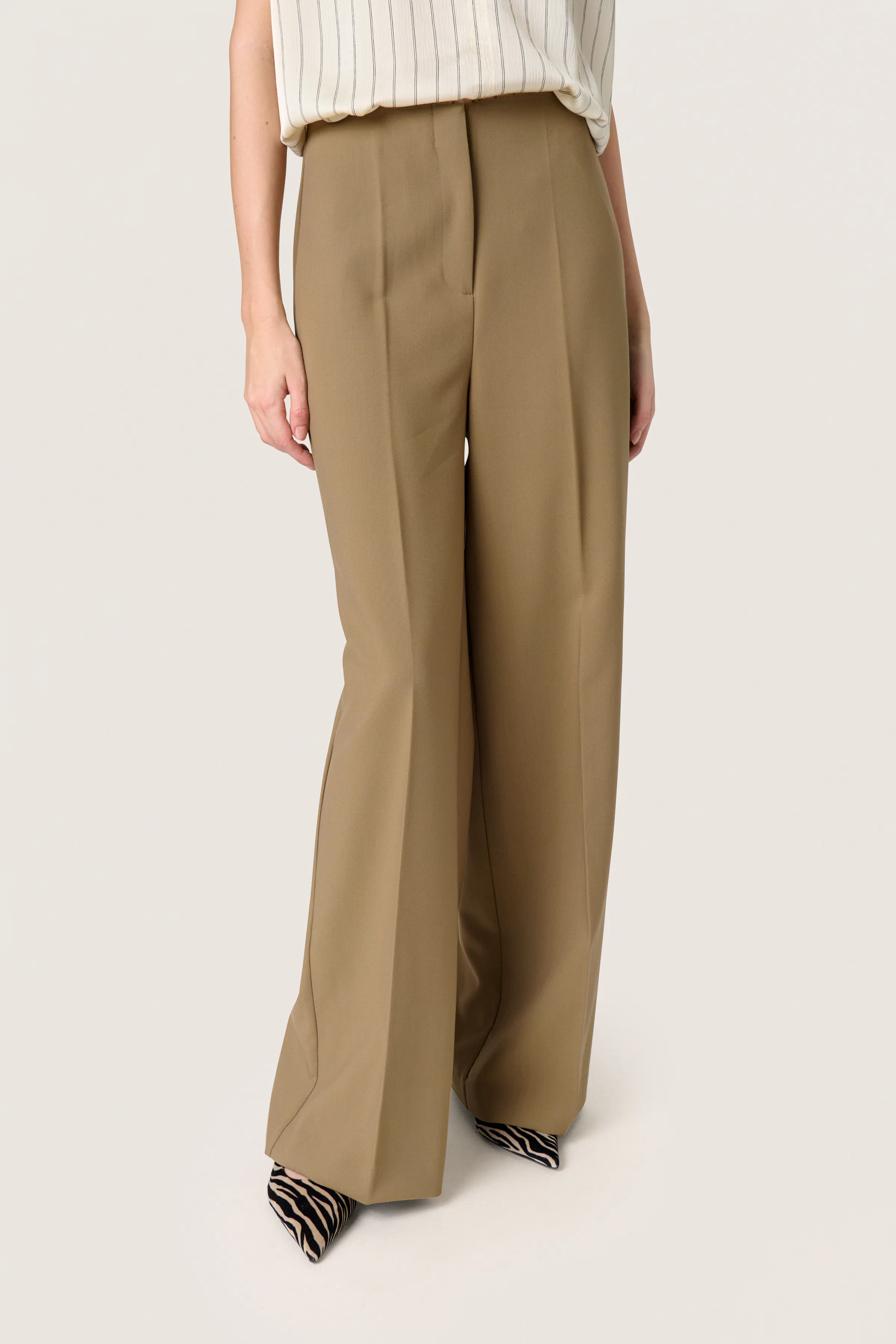 SLCorinne Wide Bukser LOOKBOOK FRONT 30407228-180617