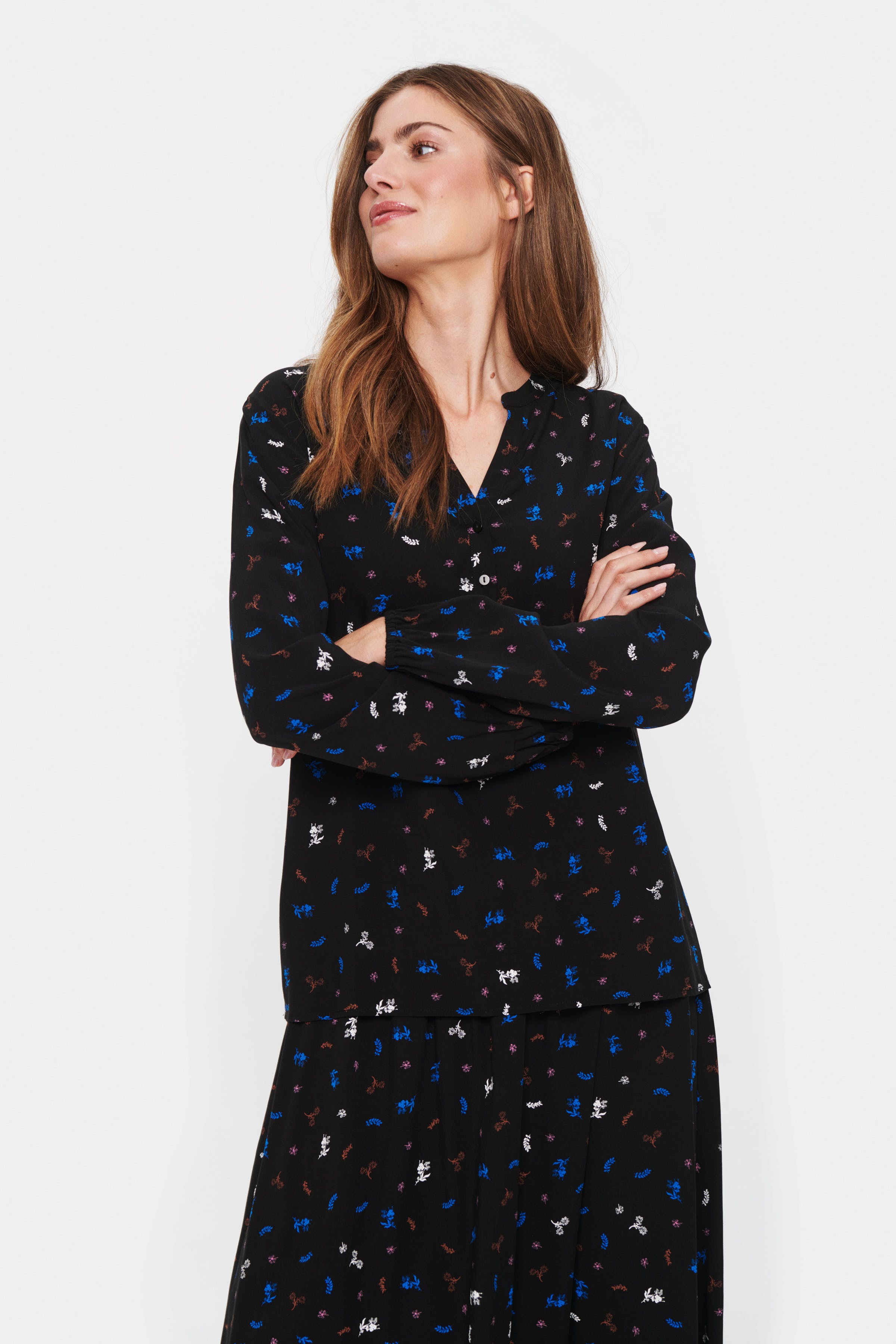 EdaSZ Shirt LOOKBOOK FRONT 30511901-600404