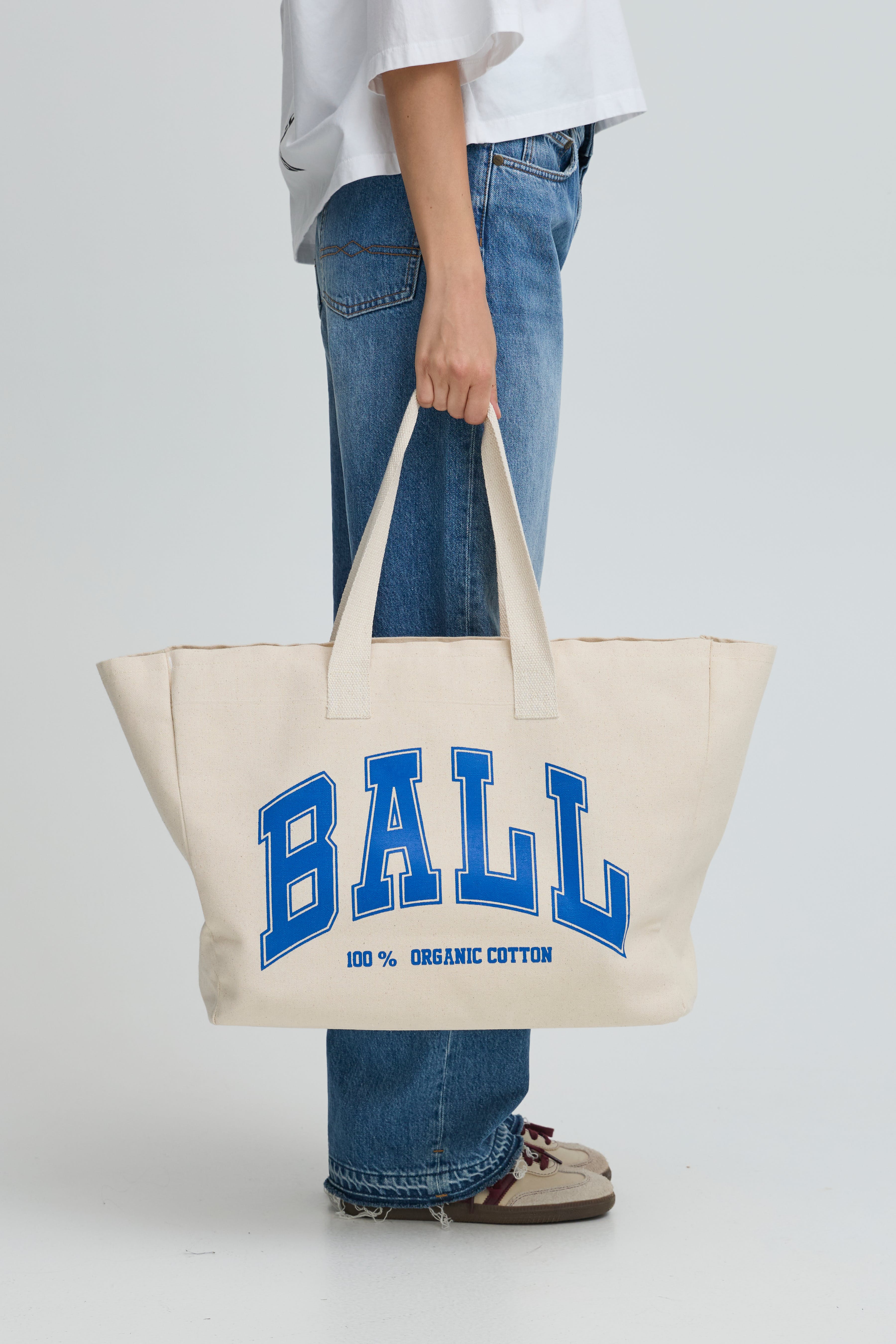 D. ROLF BAGS LOOKBOOK FRONT 50400028-184148