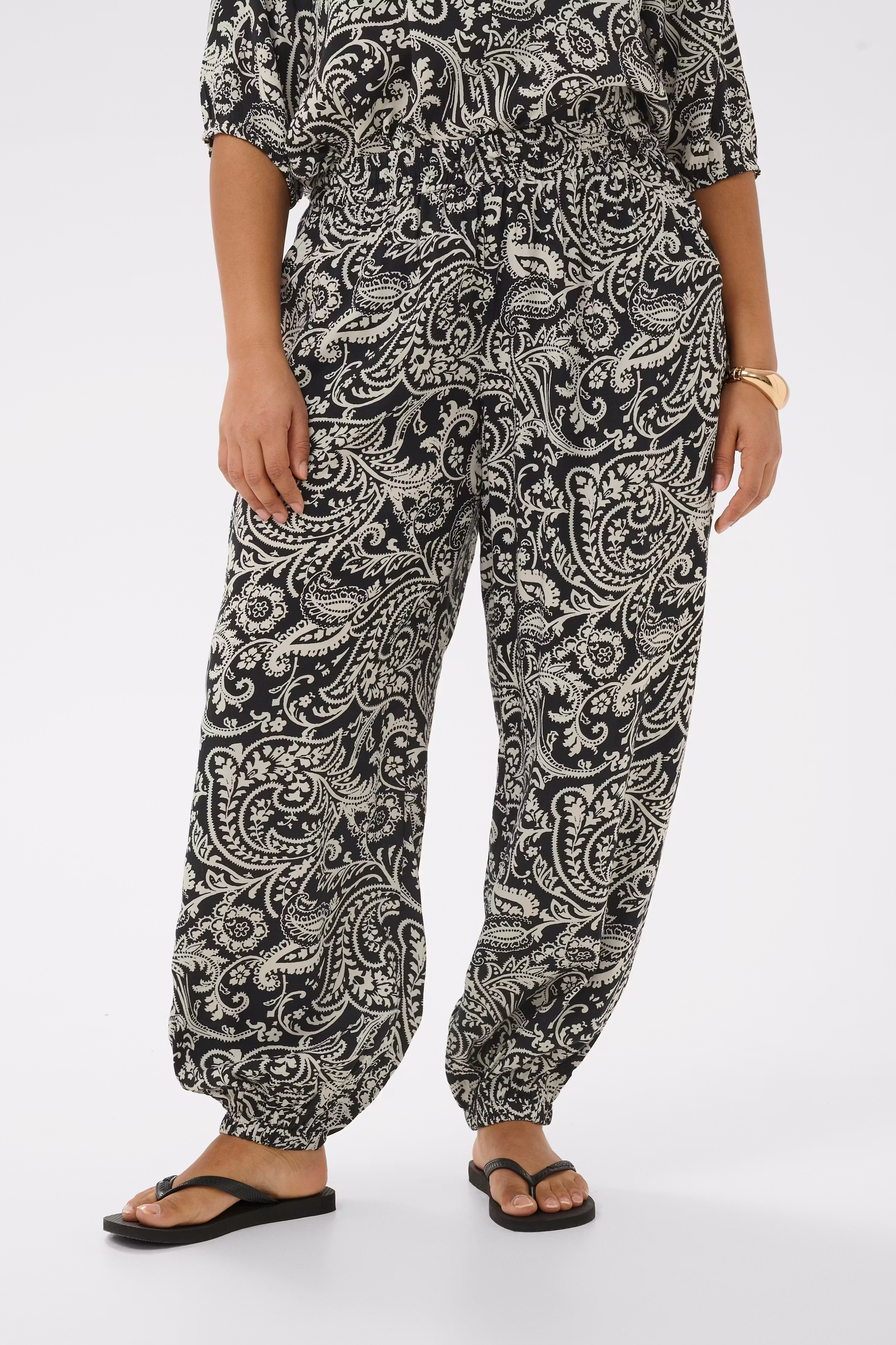 KCberry Bukser LOOKBOOK FRONT 10584158-109282