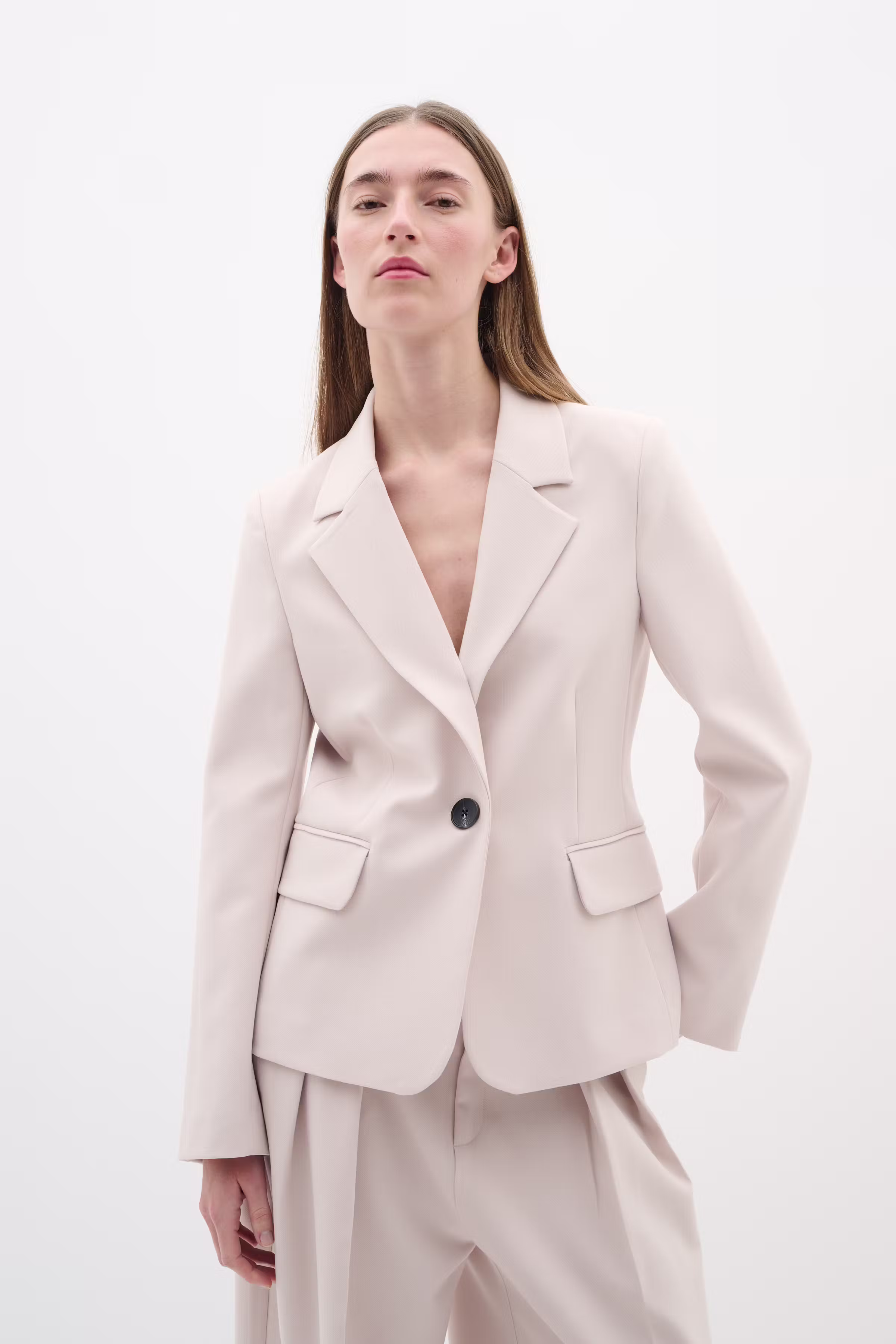 BryelleIW Blazer LOOKBOOK FRONT 30110990-130403