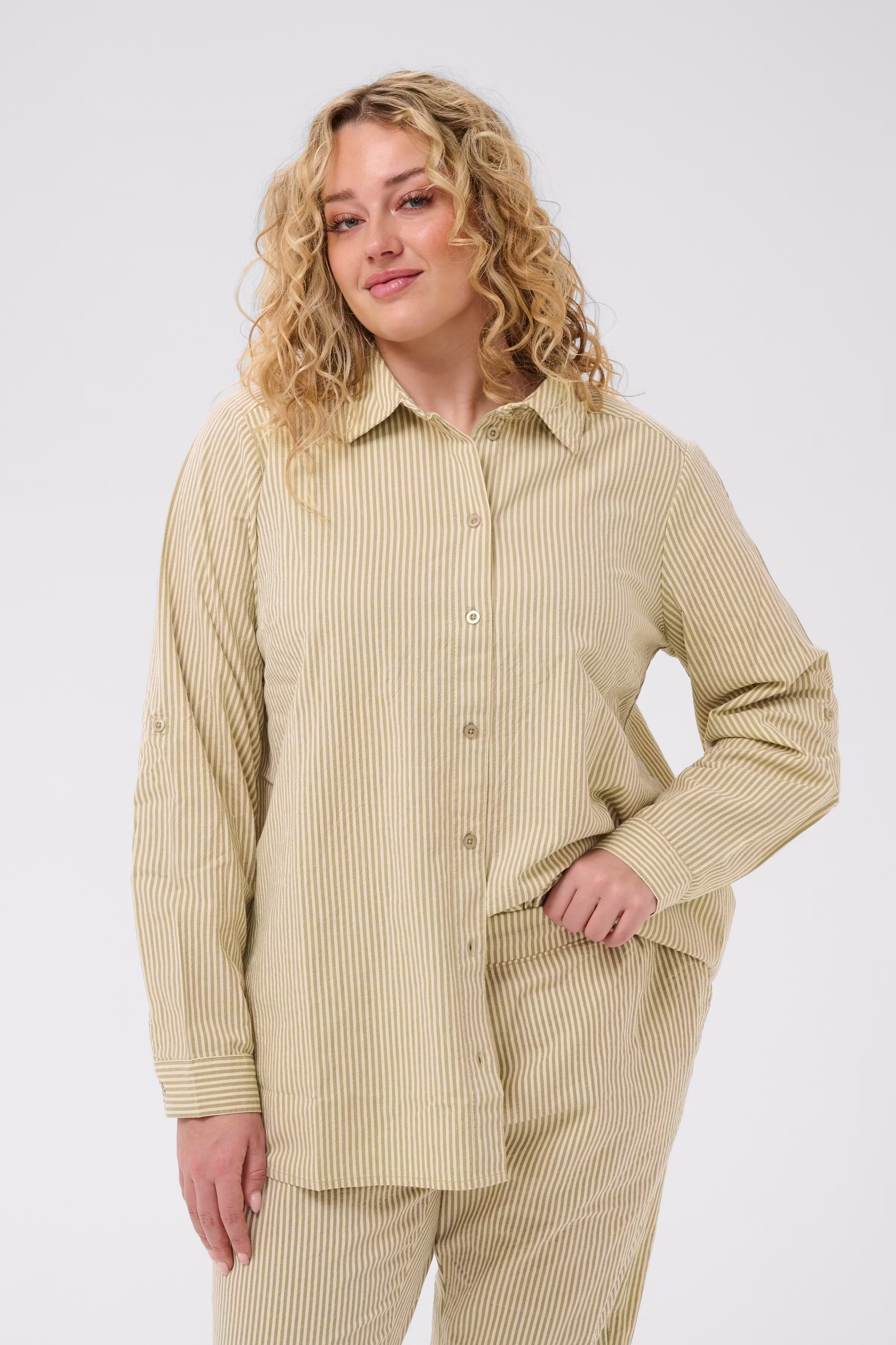 KCnana Hemd LOOKBOOK FRONT 10583310-107706