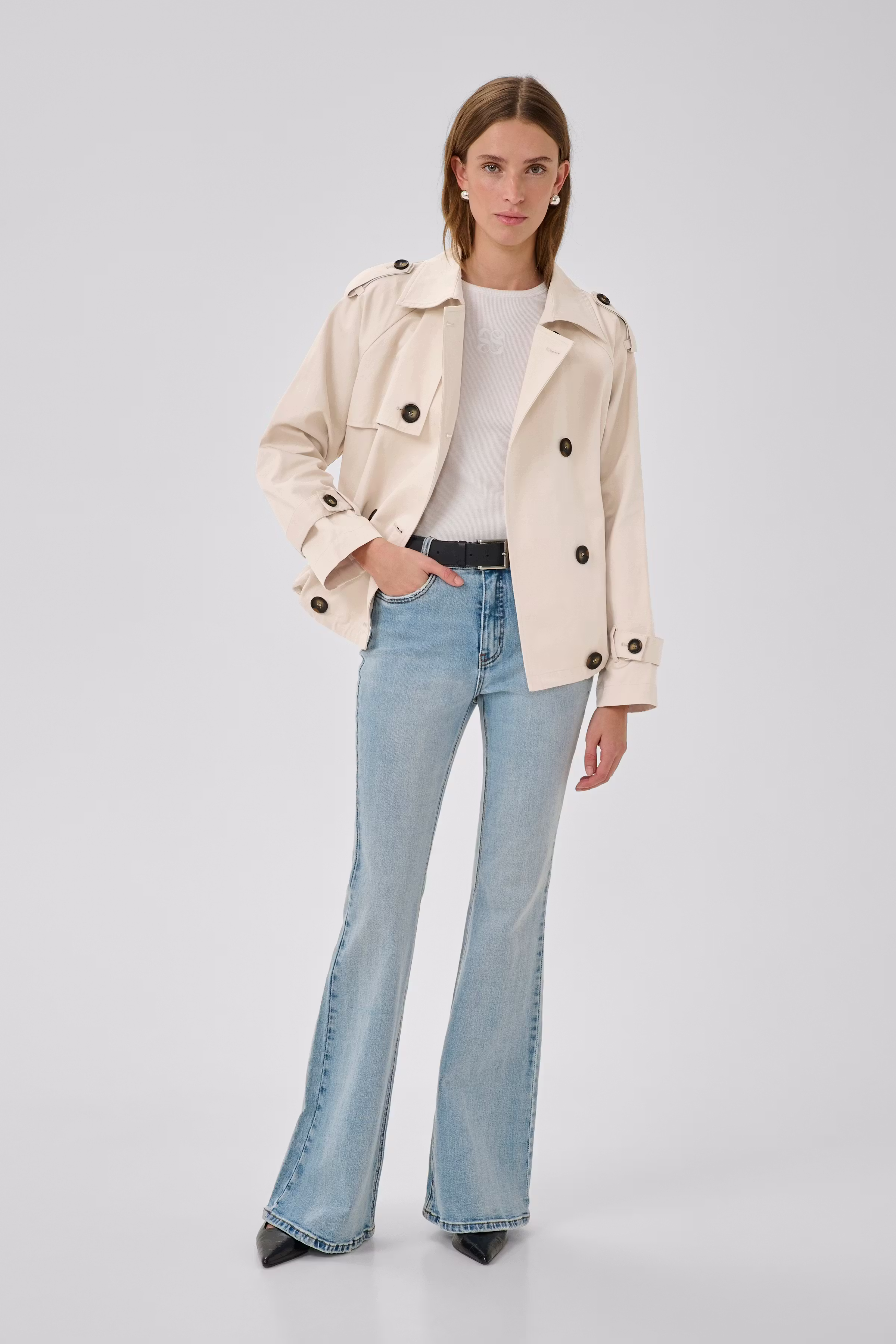 MiraMW Kort trenchcoat LOOKBOOK FRONT 10704213-130401