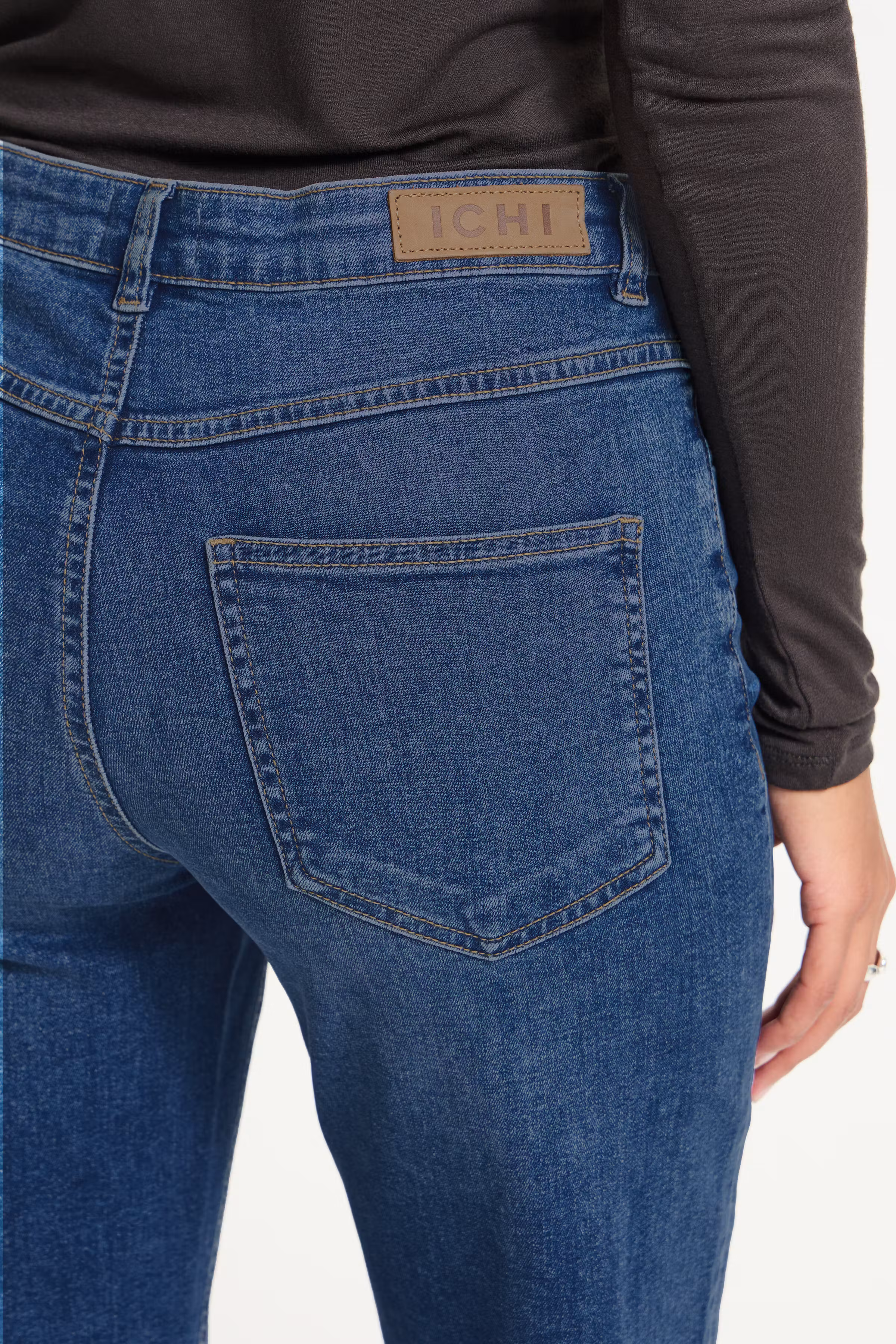 IHTWIGGY STRAIGHT Jeans LOOKBOOK DETAIL 20119128-19037