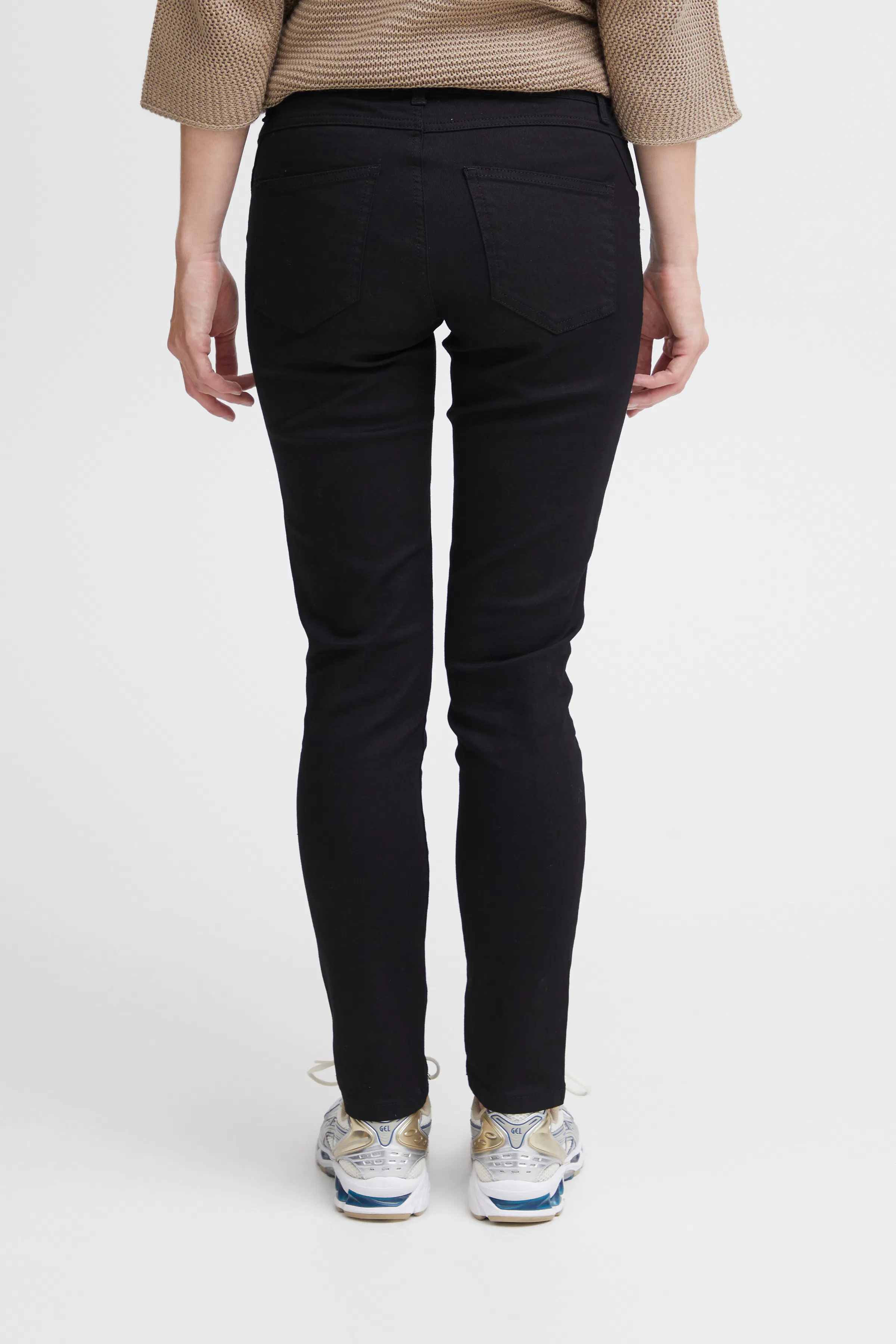 SBYELLOWSTONE Jeans LOOKBOOK BACK 22100363-203663