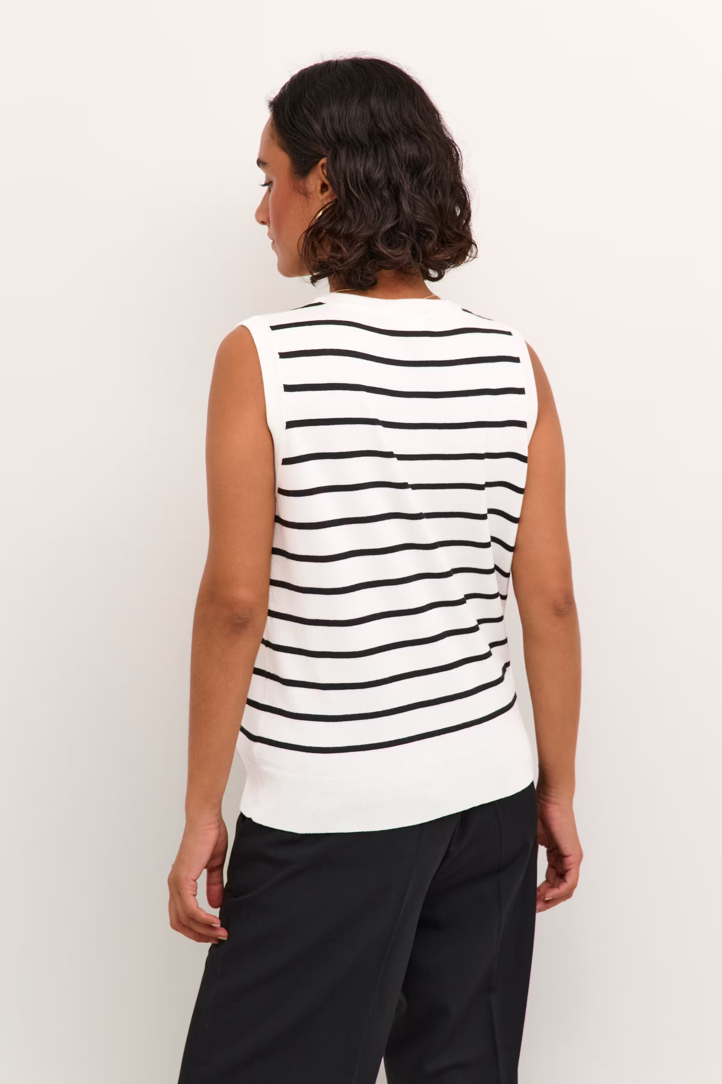 KAlizza Strik vest LOOKBOOK BACK 10508539-105727