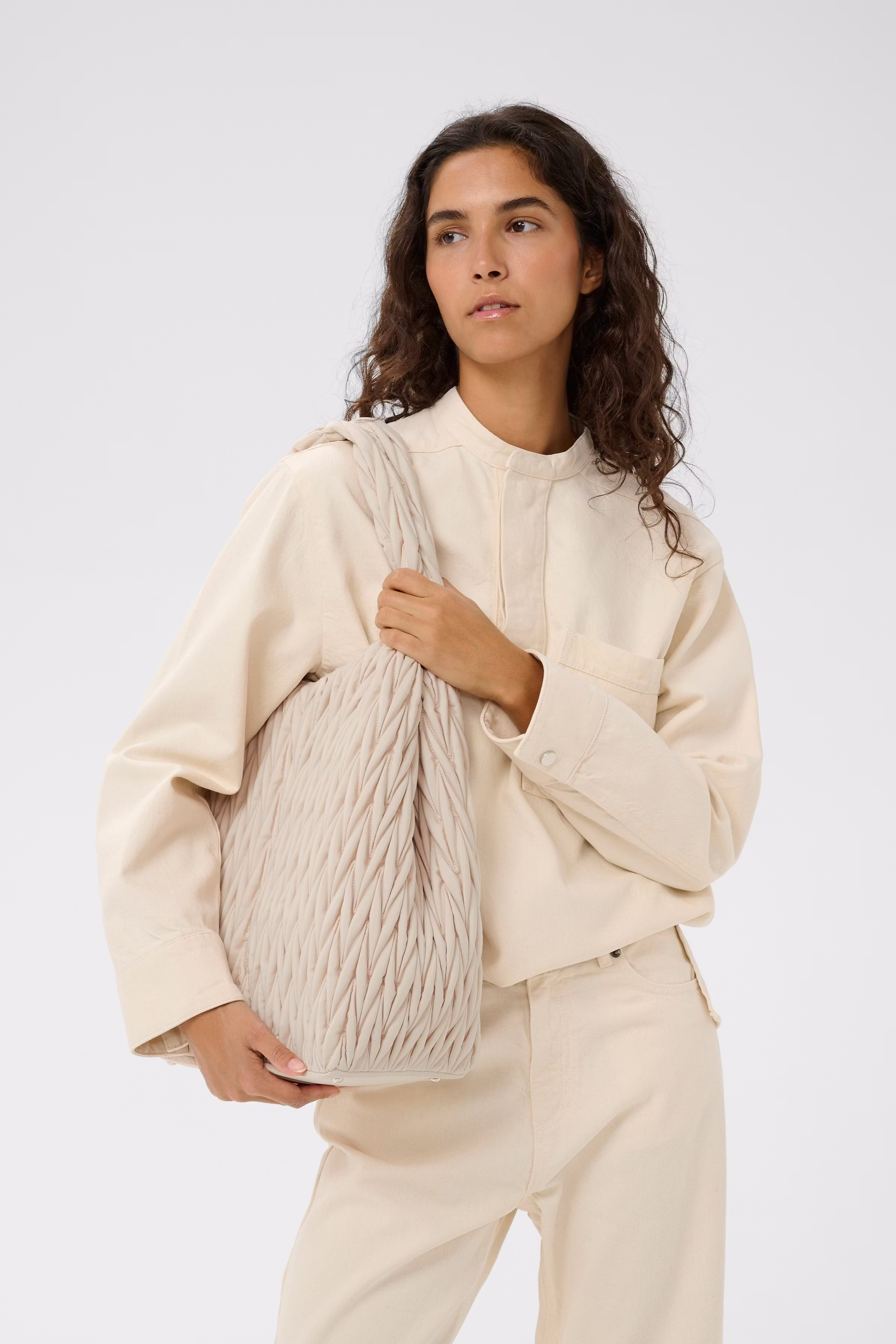 SAMYIW Shopper Tasche LOOKBOOK FRONT 30112469-130403