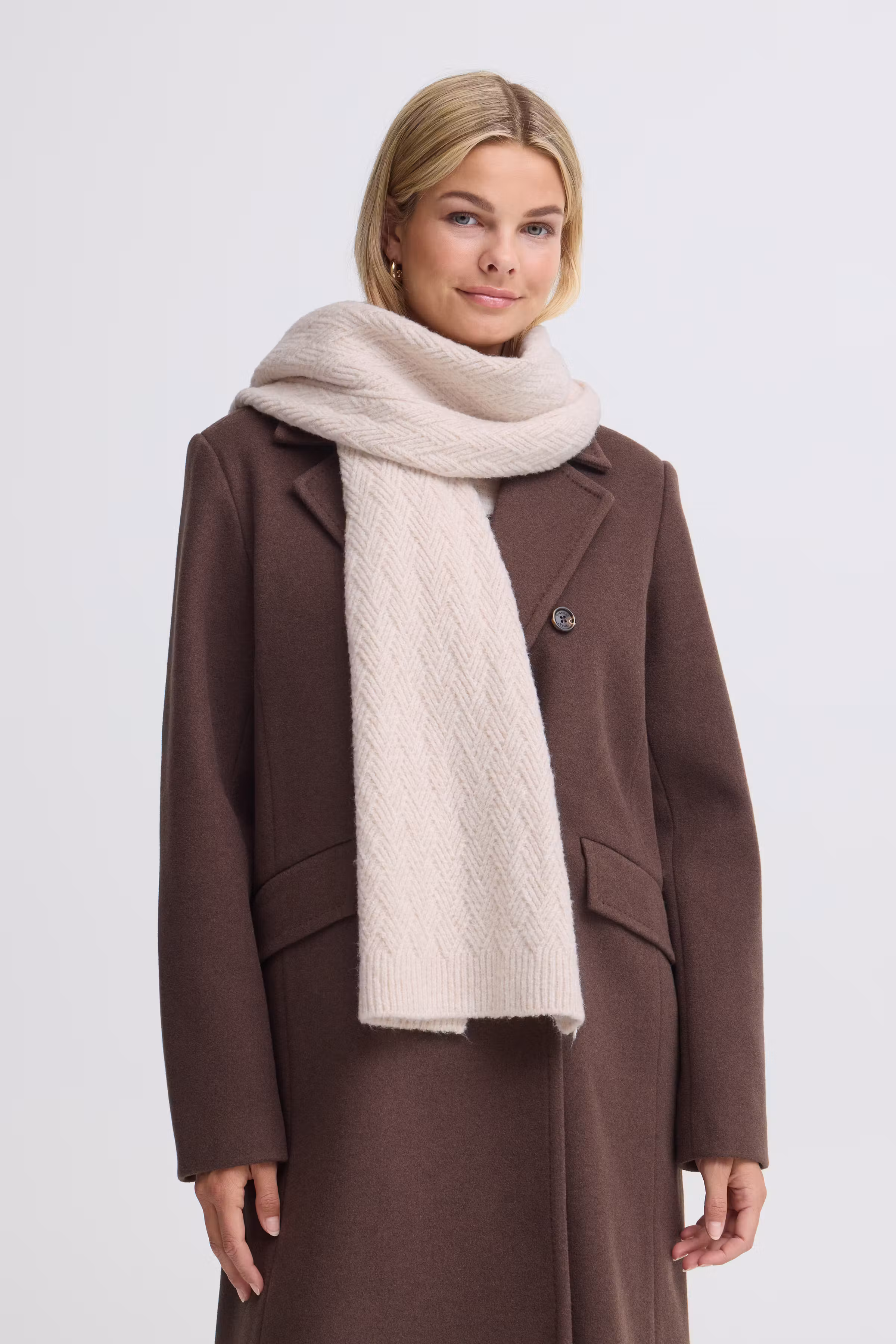 FRNETTY Skjerf LOOKBOOK FRONT 20618141-1304011