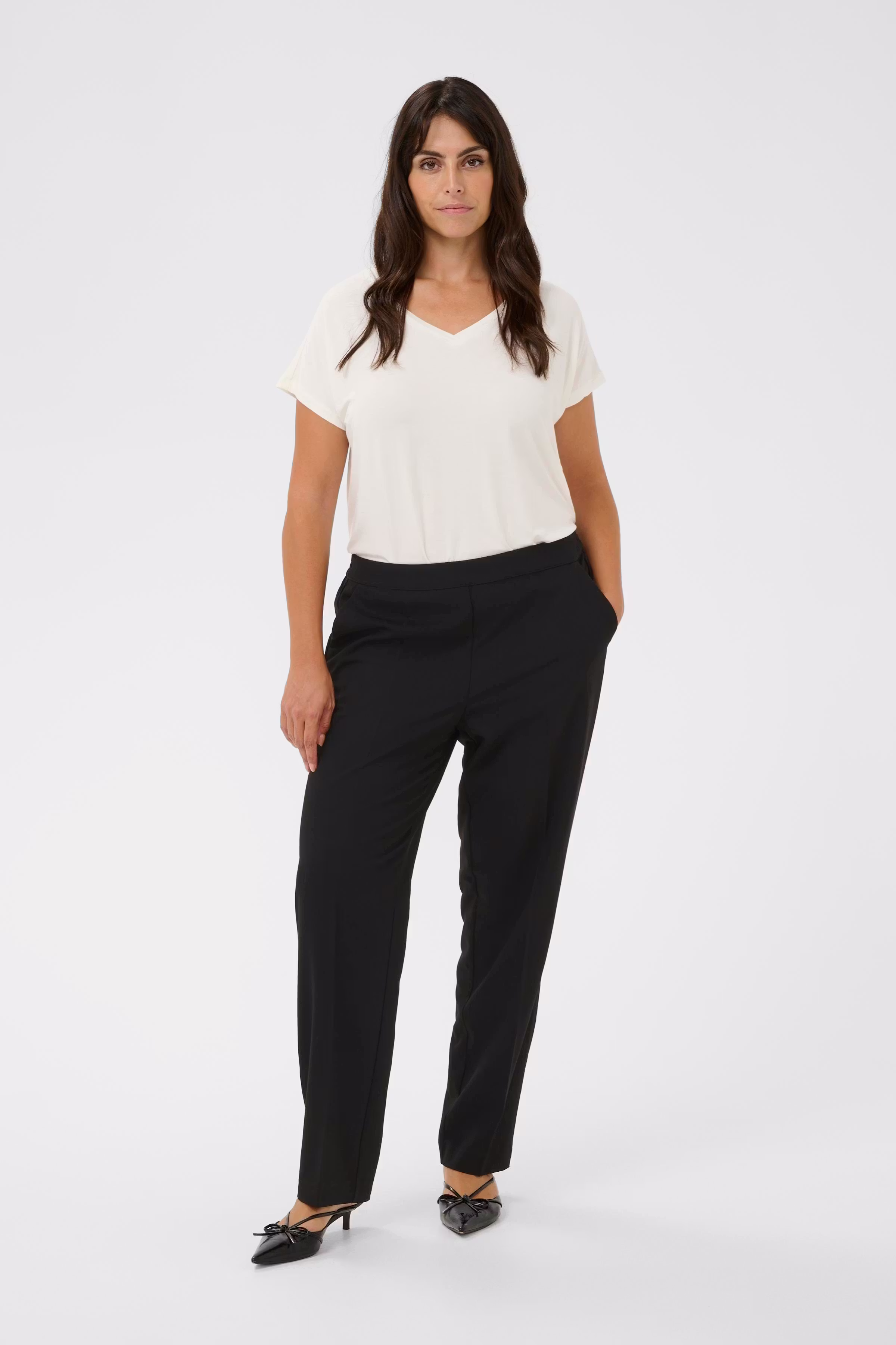 KCsakira Hose LOOKBOOK FRONT 10581088-100121