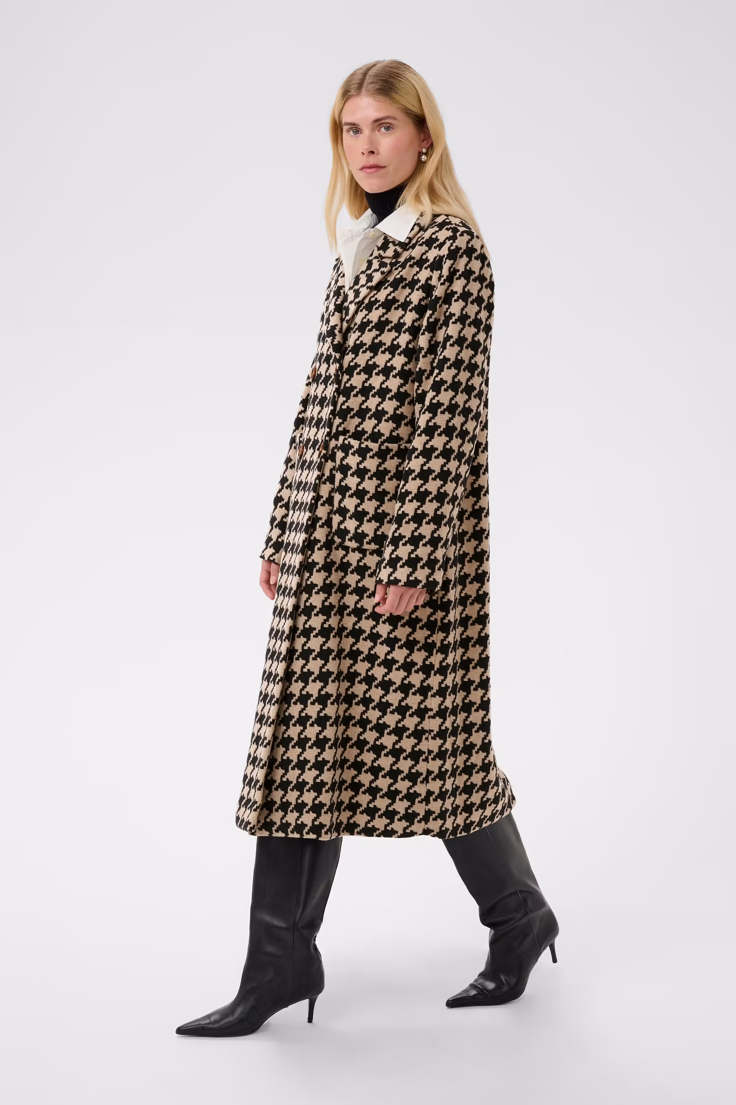 CUkilara Mantel LOOKBOOK FRONT 50113250-109580