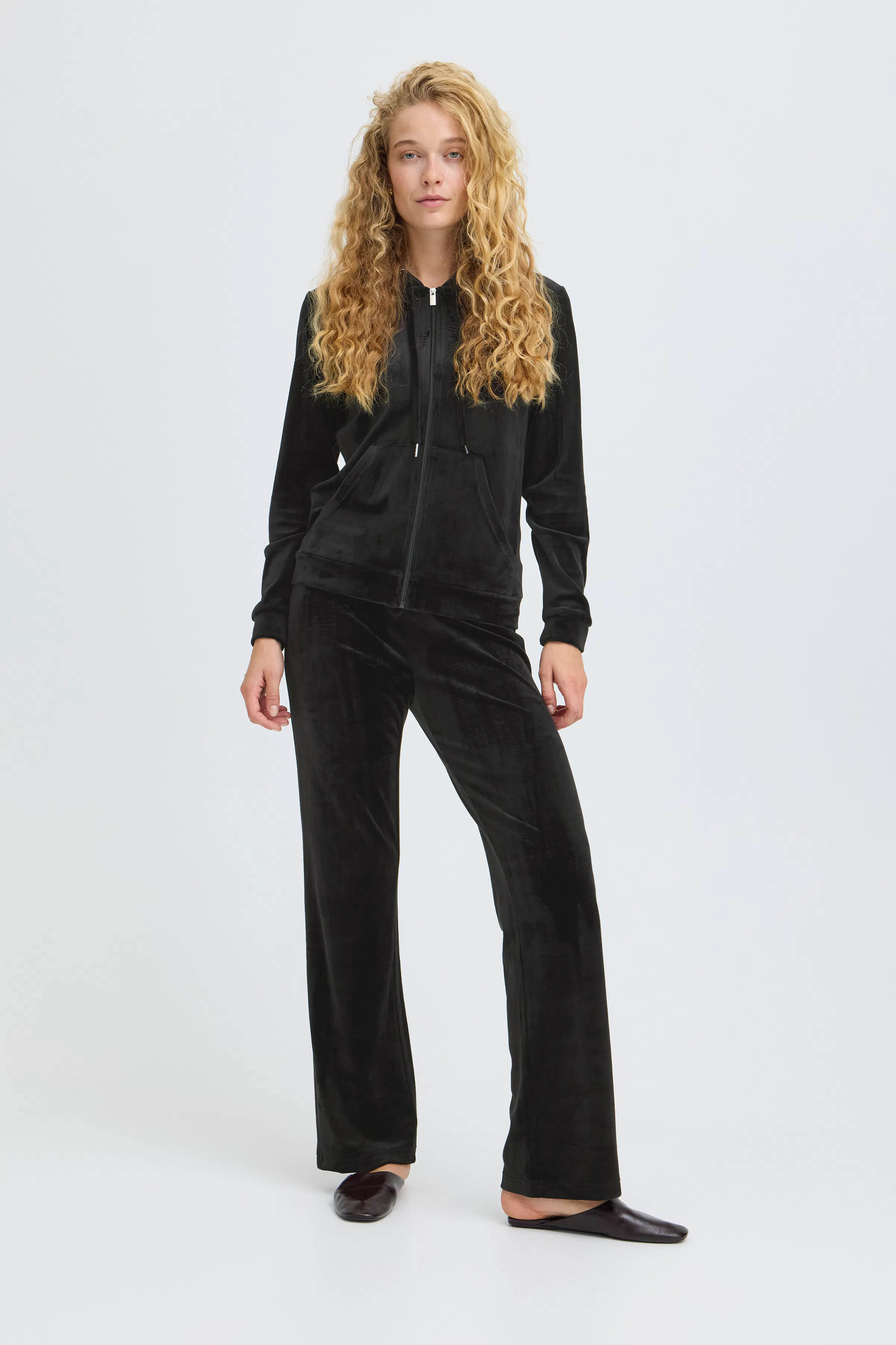 MitzaBY Velour sett LOOKBOOK FRONT 20810786-200451
