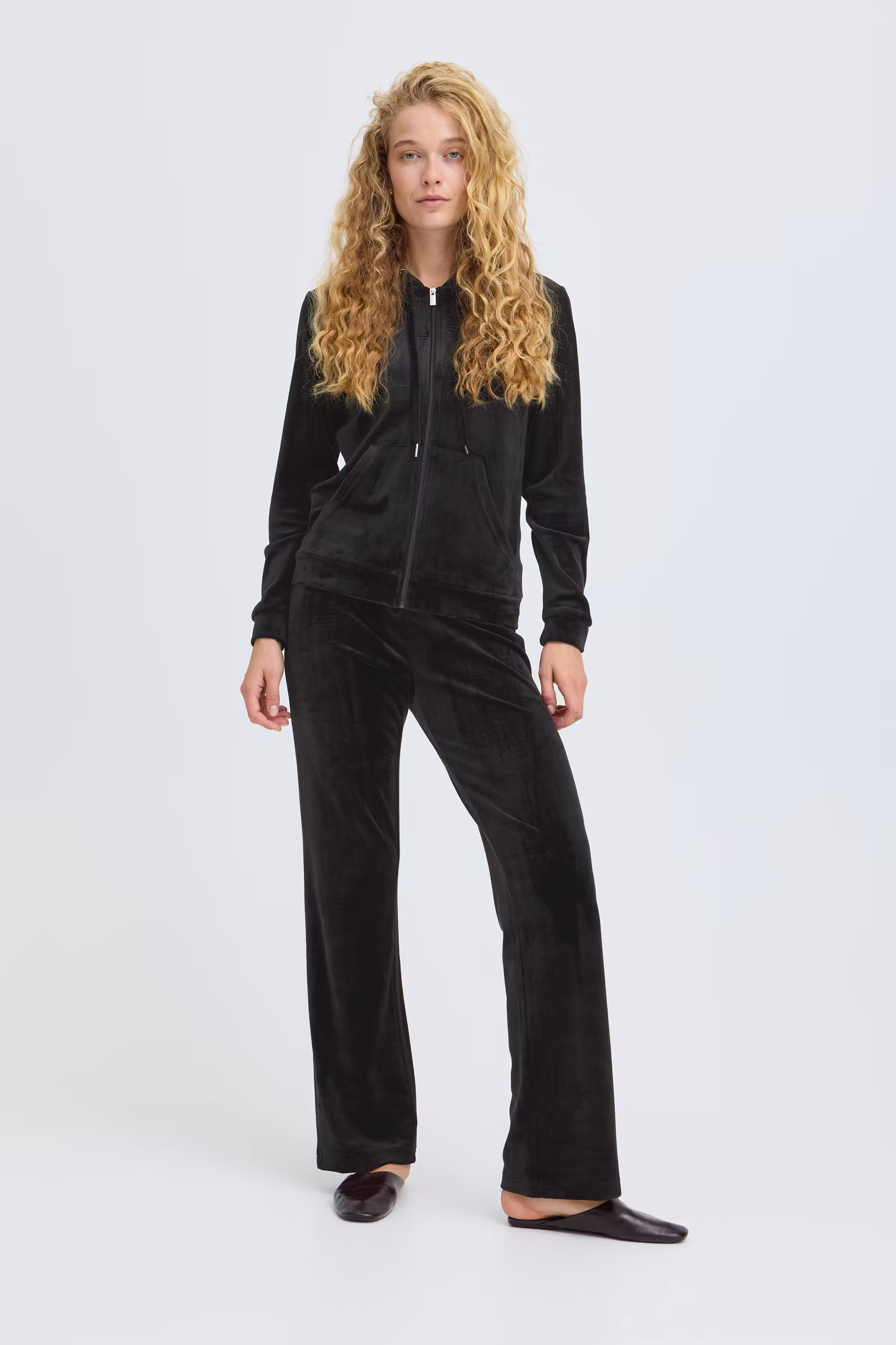 MitzaBY Velours set LOOKBOOK FRONT 20810786-200451