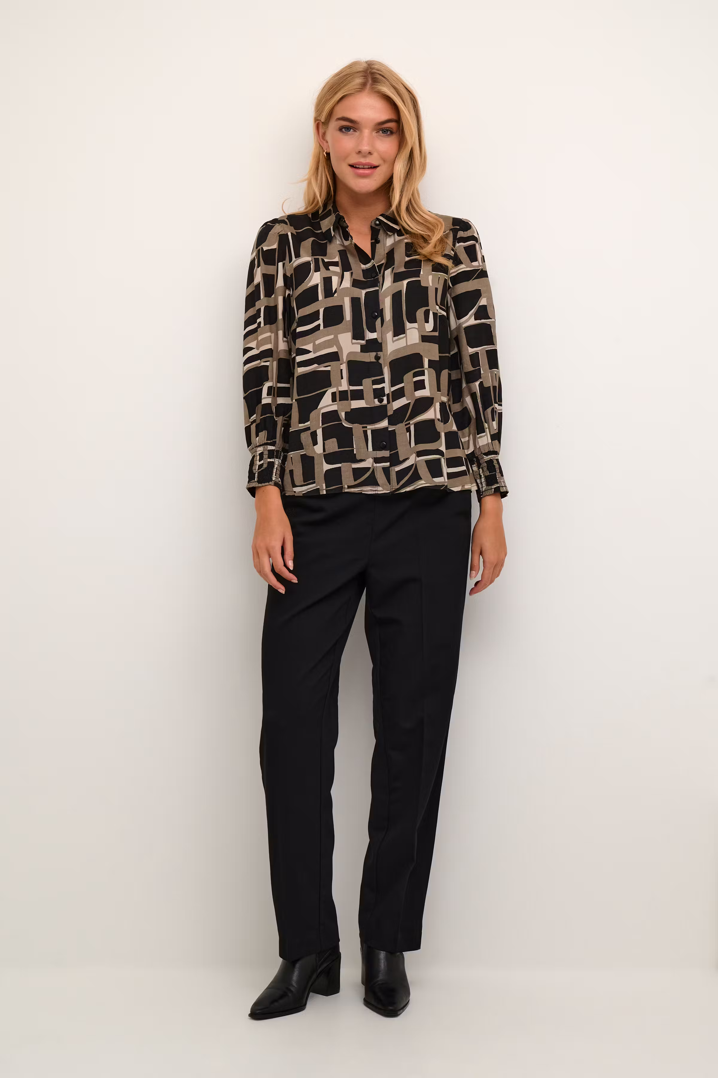 KAtanya Overhemd LOOKBOOK FRONT 10508183-105273