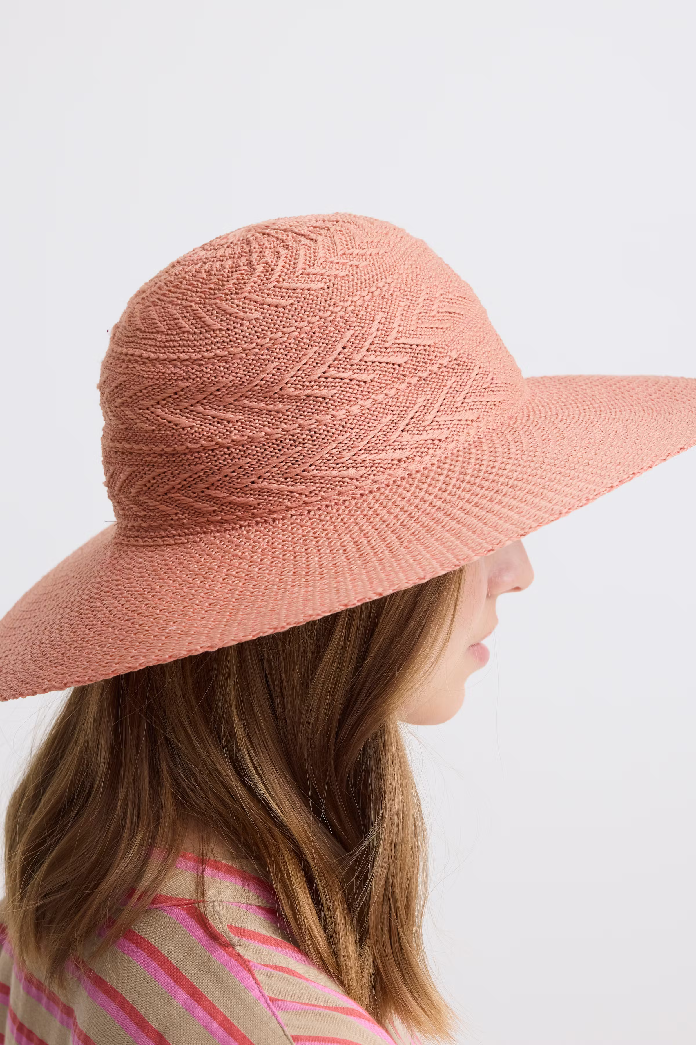 IAERNA Hat LOOKBOOK FRONT 20125734-191655