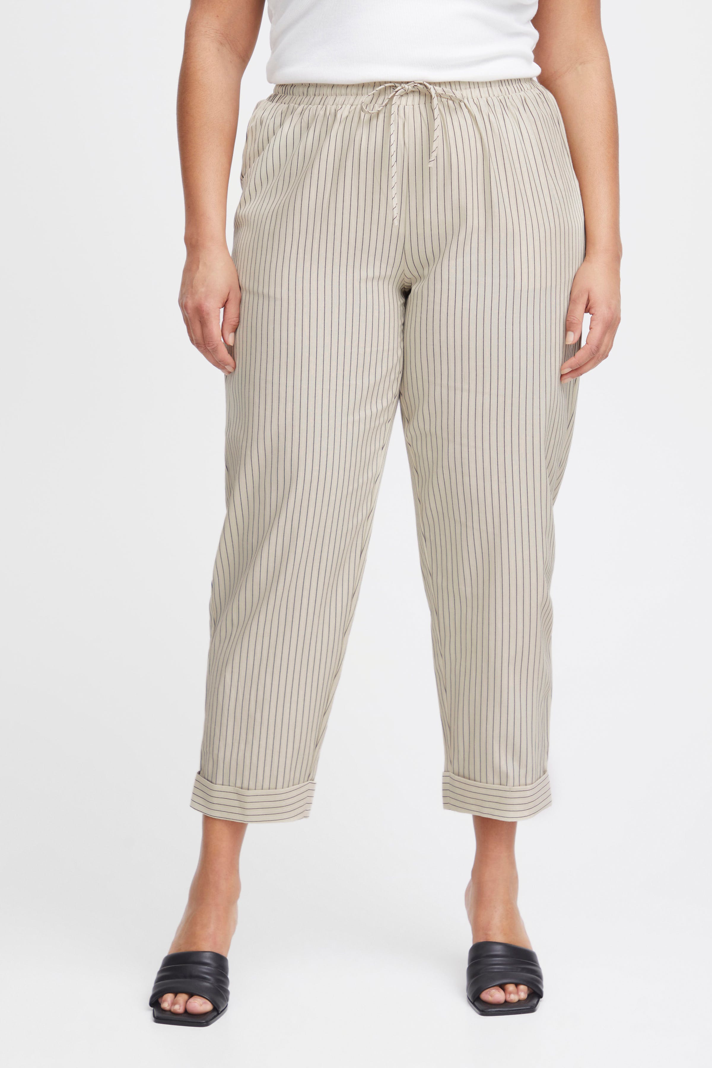 Casual Hose LOOKBOOK FRONT 20614082-202651